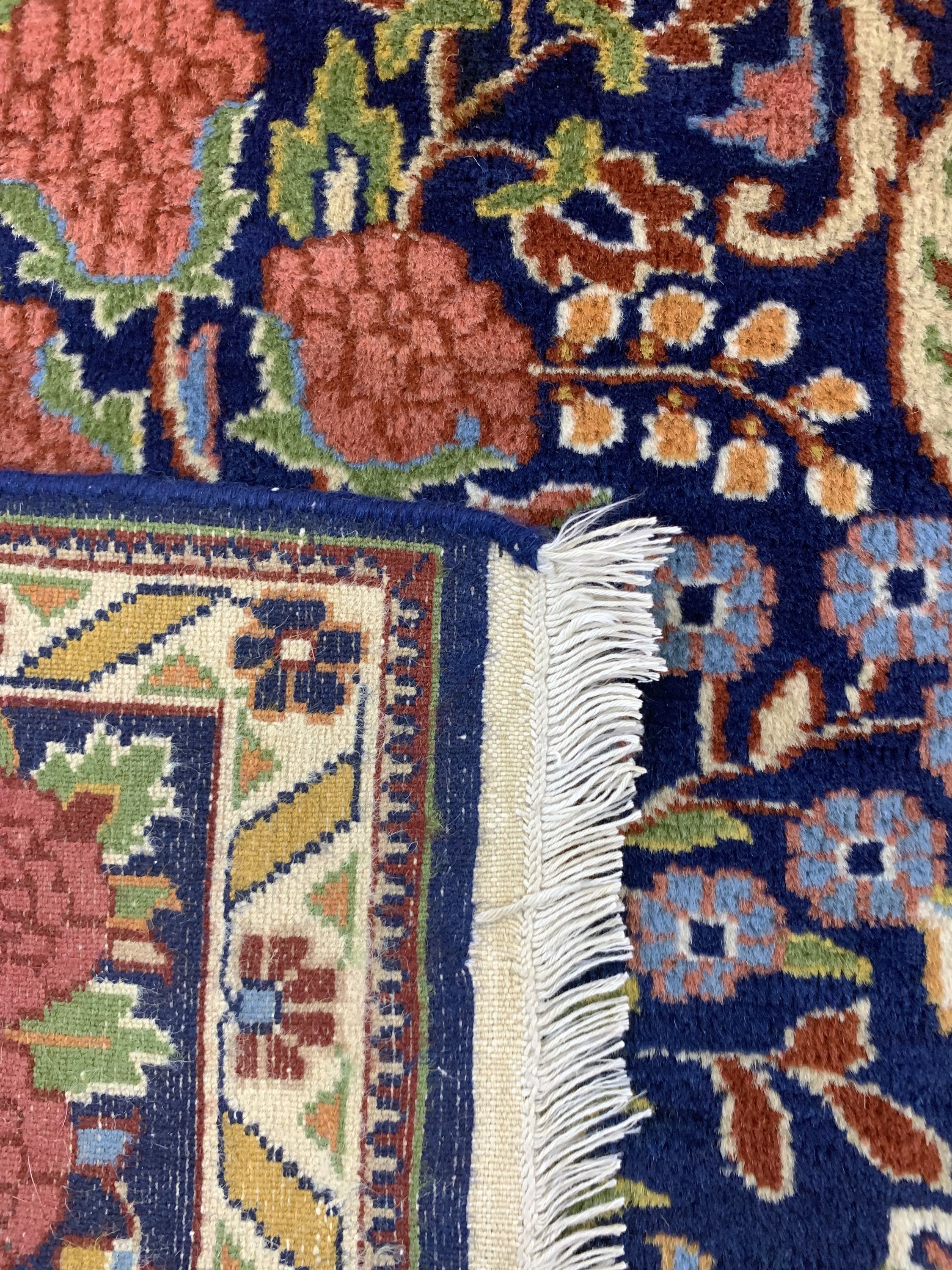 Detail e: Keschan, Rumänien, Mitte 20.Jhd, Wolle auf Baumwolle, ca. 190 x 120 cm, EHZ: 2