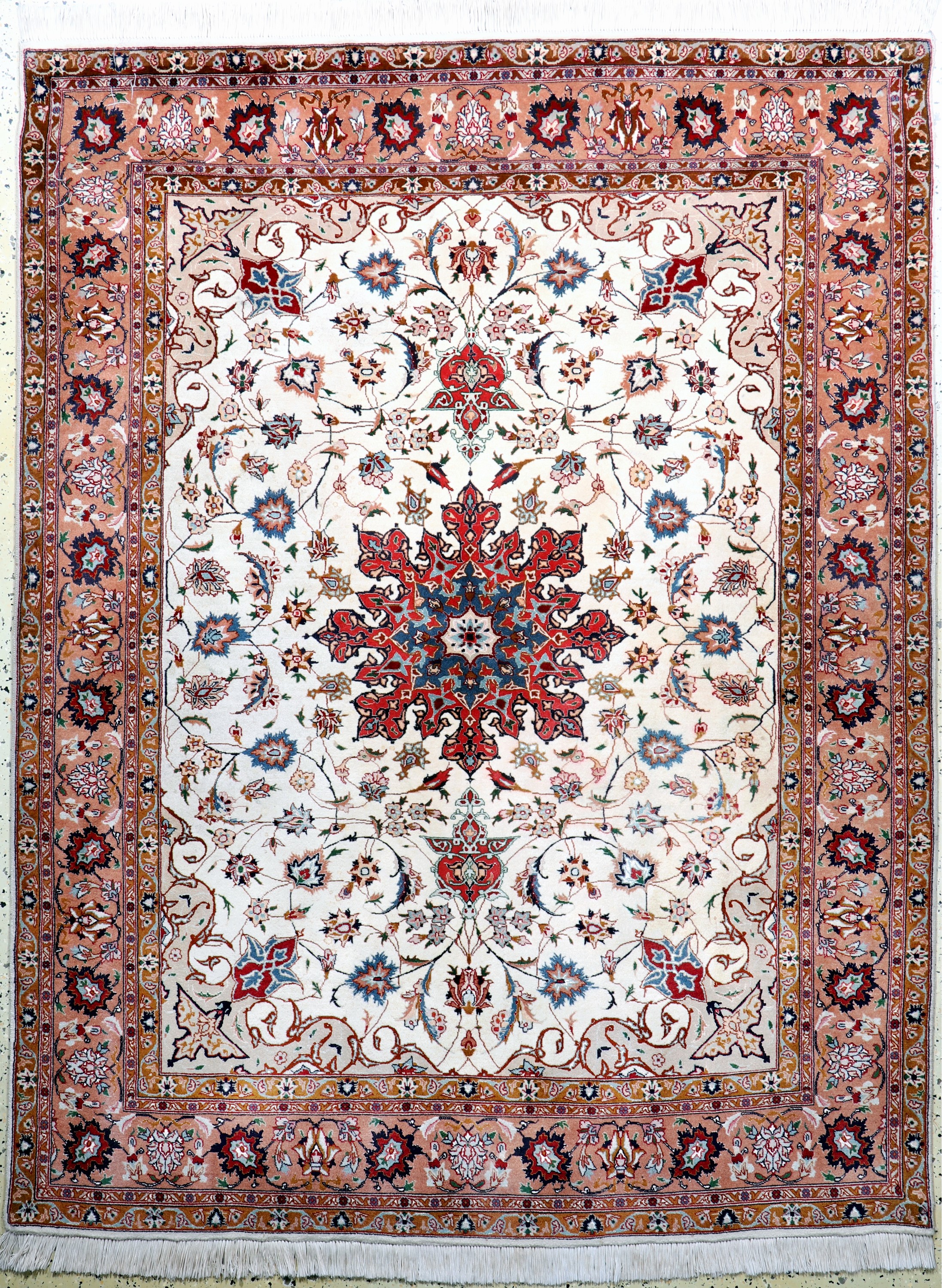 Täbriz fein(50 Raj), Persien, Ende 20.Jhd, Korkwolle mit Seide, ca. 204 x 157 cm, ca. 500.000 Kn/qm, Reinigungsbedürftig, EHZ: 2