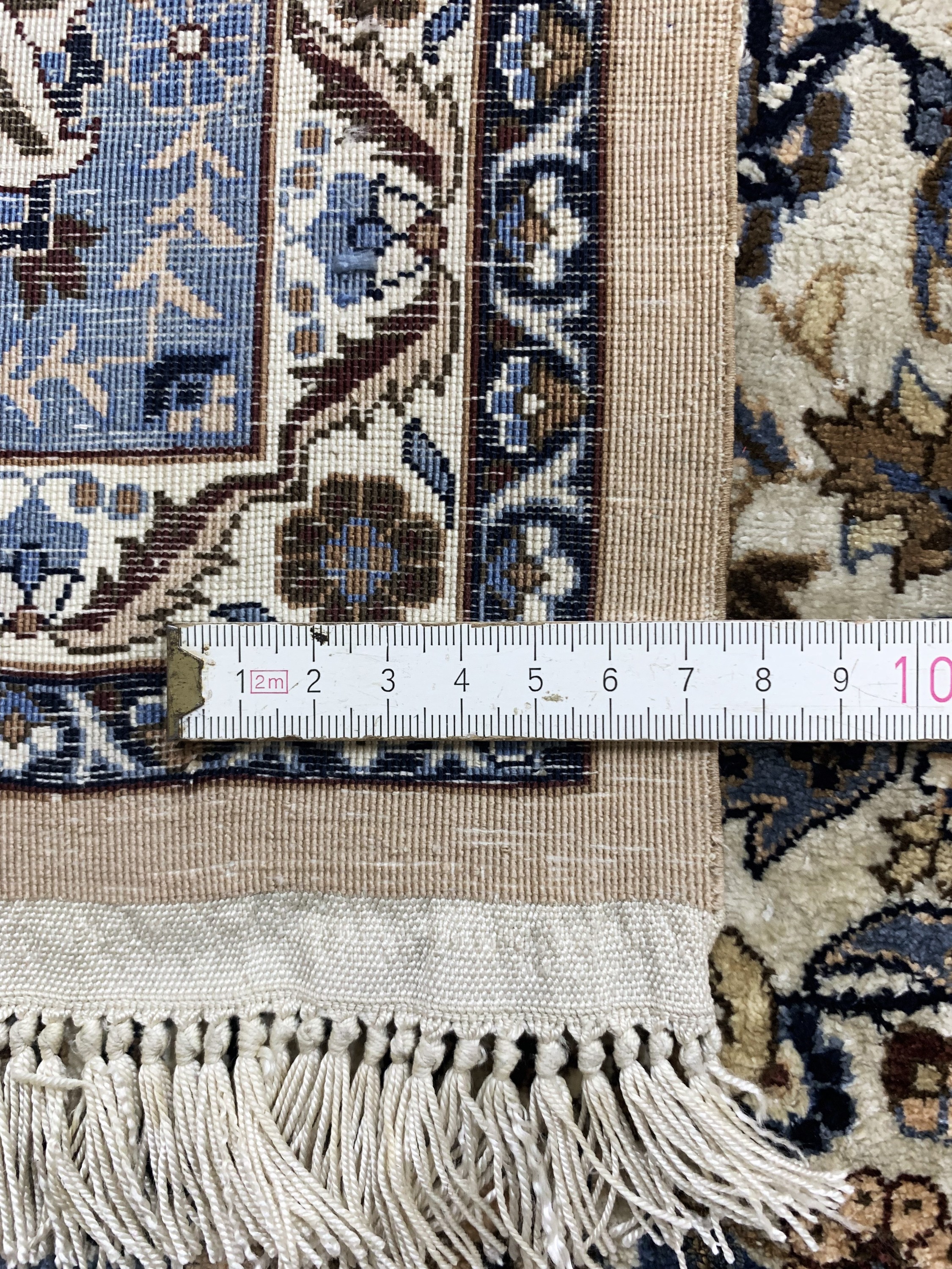 Detail e: Seiden Keschan, China, Mitte 20.Jhd, reine Naturseide, ca. 183 x 122 cm, EHZ: 2