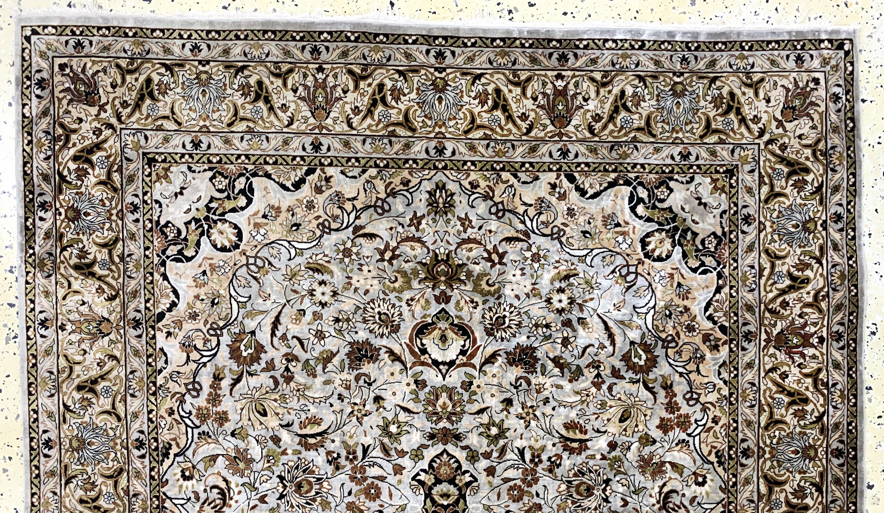 Detail a: Seiden Keschan, China, Mitte 20.Jhd, reine Naturseide, ca. 184 x 124 cm, EHZ: 2