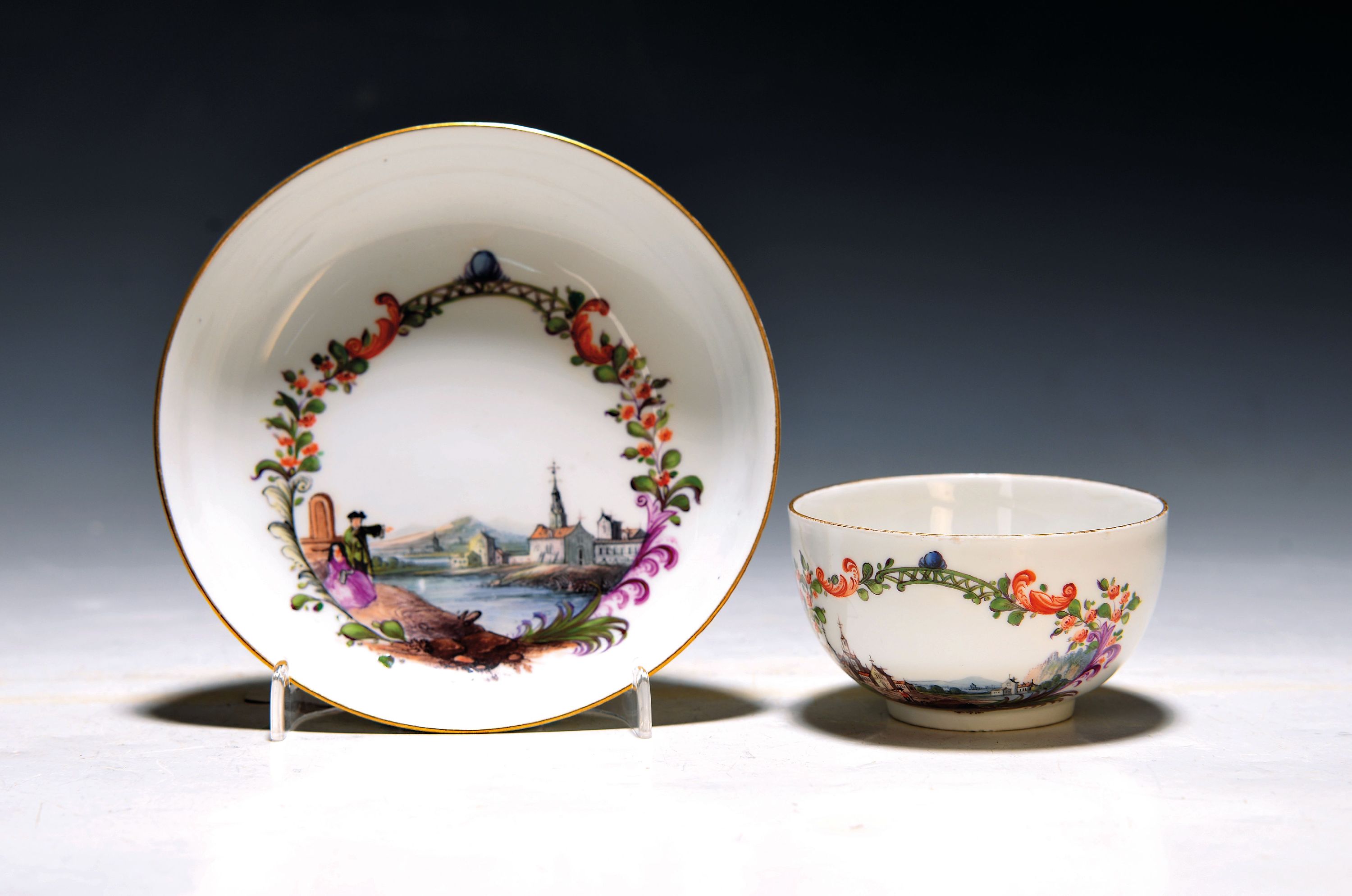 Image 26990588 - Tasse mit Untertasse, Meissen, um 1750, in floraler bunter Einfassung Stadtansichten auf ...