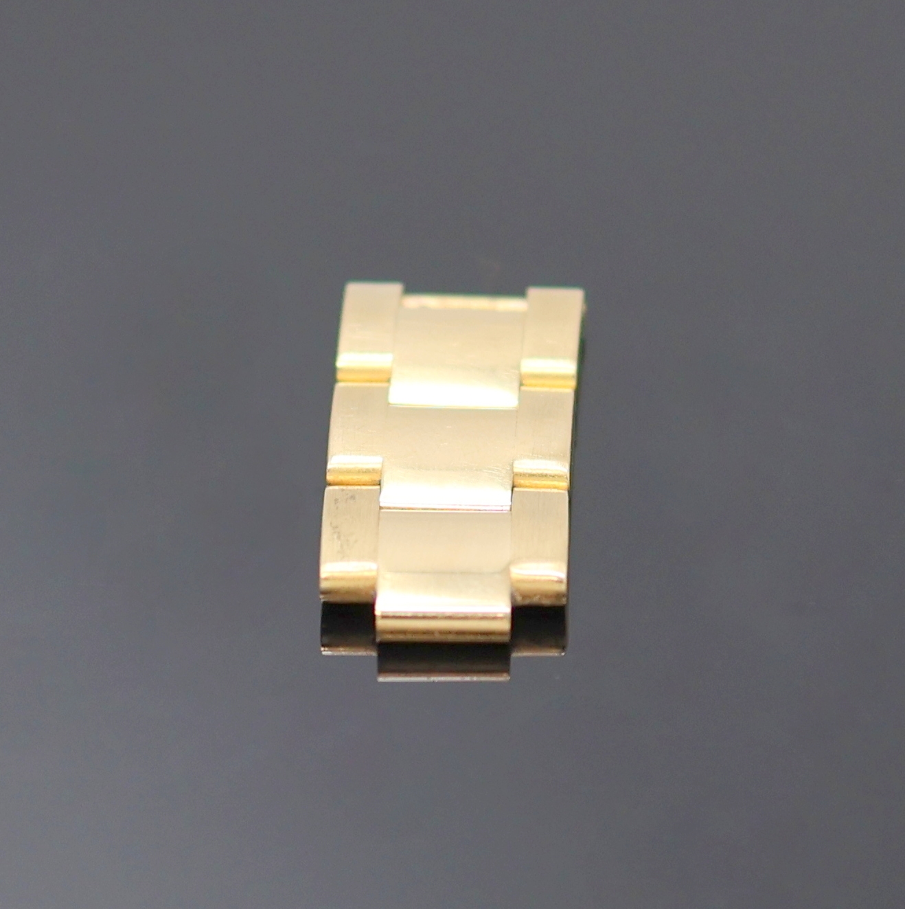 Detail a: 3 ROLEX Medium Oyster-Bandelemente in GG 750/000, passend z. B. zu Ref. 68628, L. ca. 3 cm, voll nutzbar