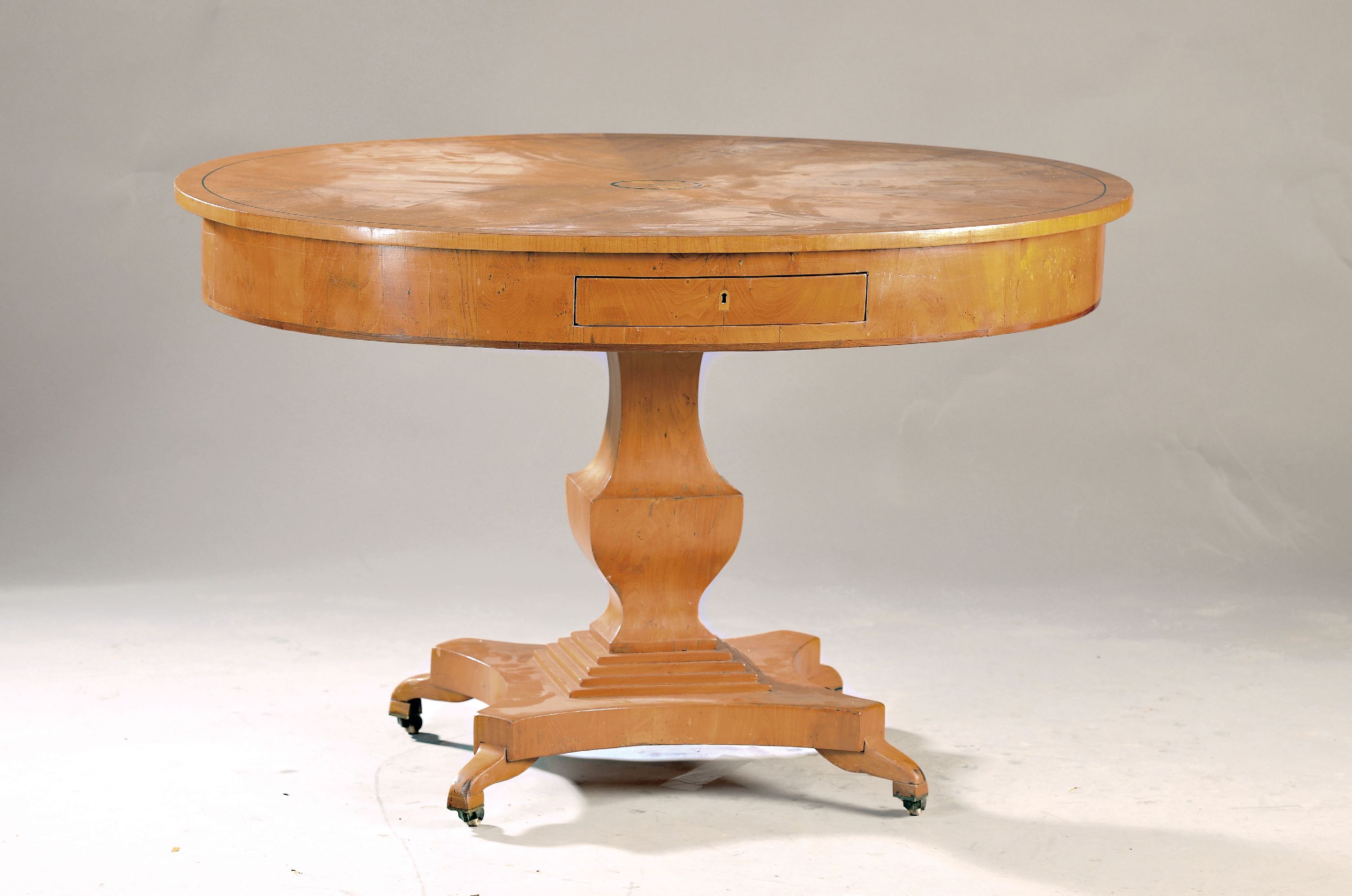 Image 26990762 - Ovaler Biedermeier-Salontisch, wohl norddeutsch, um 1820/30, furniert, zentraler ...