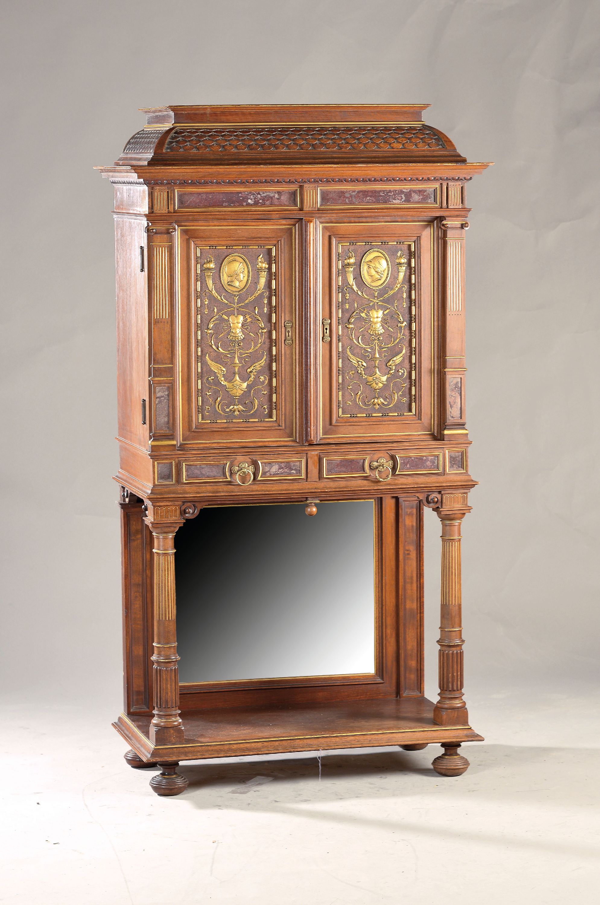 Image 26991102 - Zweitüriger Stollenschrank, wohl Mainz, um 1890, Nußbaum massiv, z.T. Furnier, ...