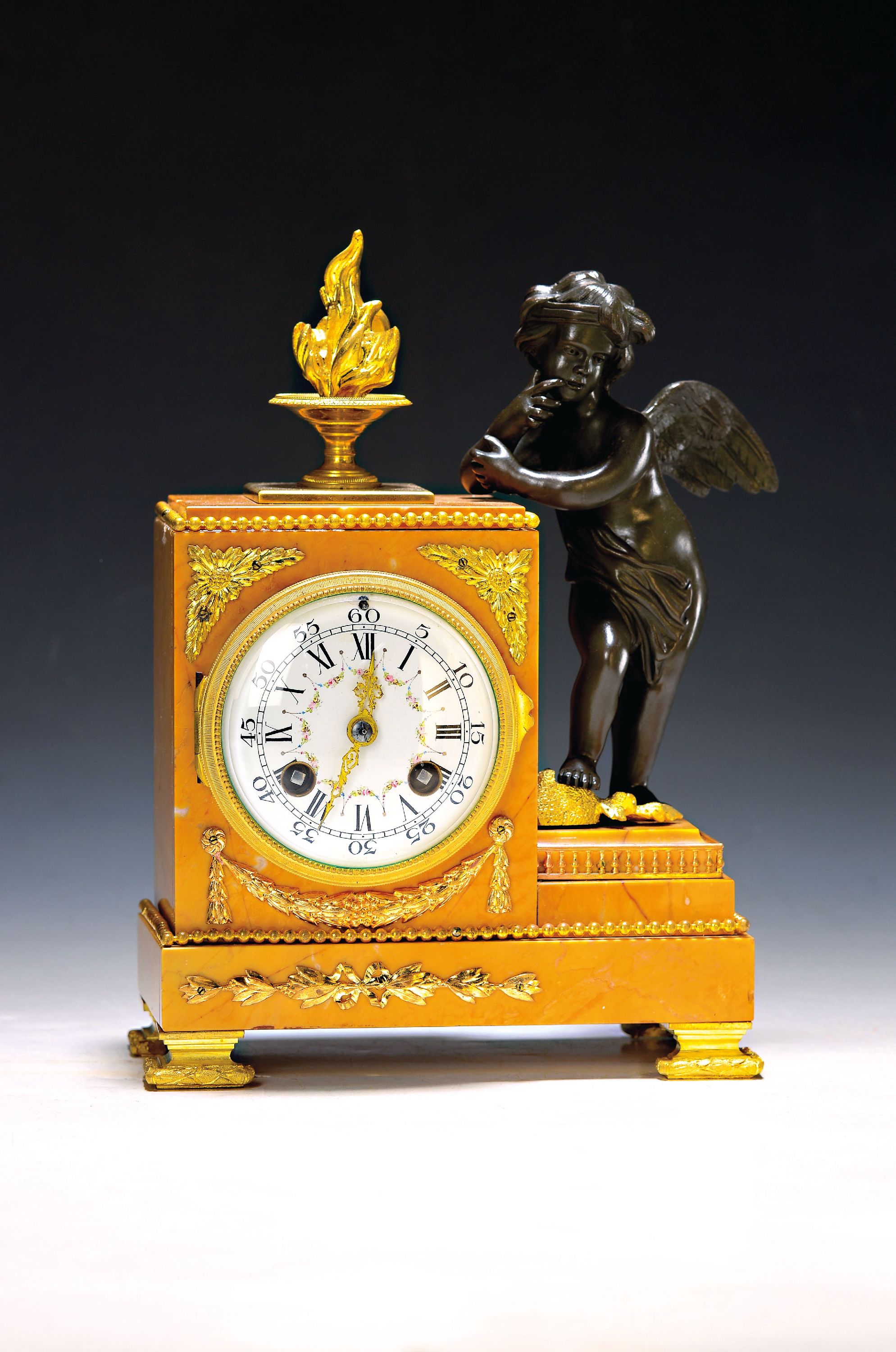 Image 26991135 - Kleine Pendule, Frankreich um 1880, ockerfarbener geäderter Marmor mit vergoldeten ...