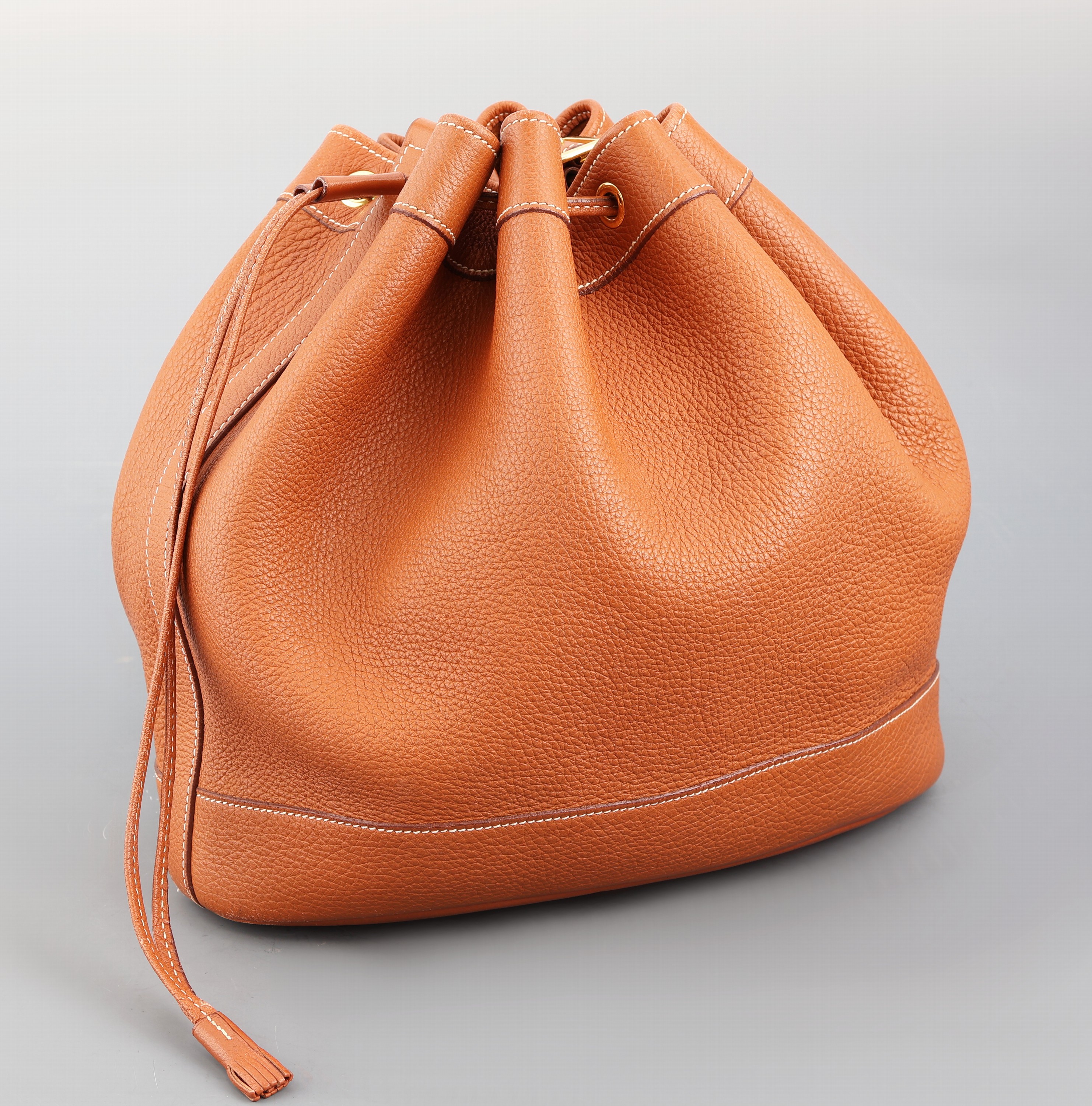 Detail a: HERMES Tasche "Market" , Togo Leder golden- brown/braun, goldfarbene Hardware, ca. 27 x 43x 14 cm, Gebr.-Spuren