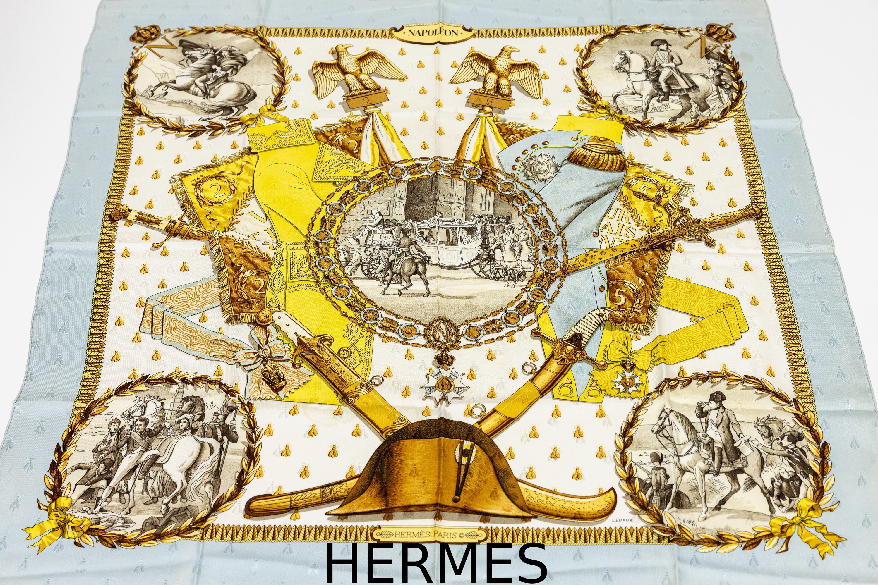 Image 26991158 - HERMES Seiden Carree ´Napoleon´, Entwurf Philippe Ledoux, entsprechende Motive,grauer ...