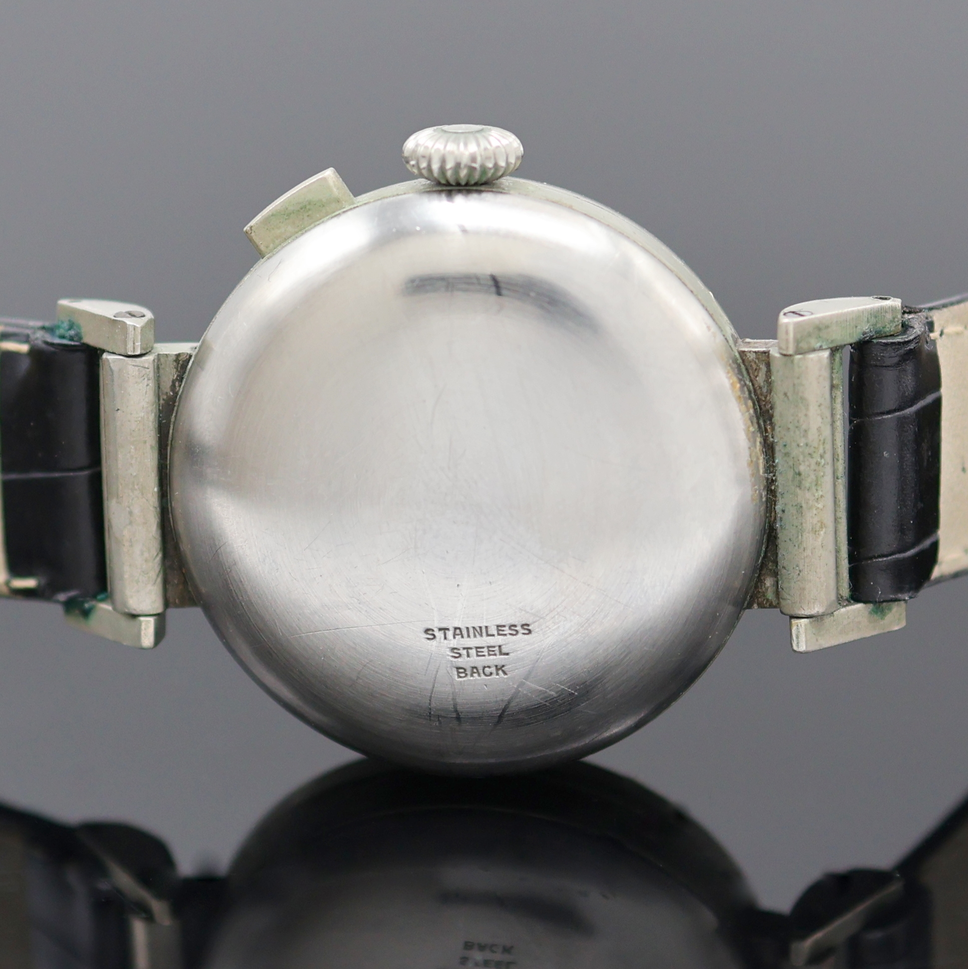 Detail d: PIERCE seltener Eindrücker- Schaltradchronograph, Schweiz 1930er Jahre, vern. Geh., Glasrand und Edelstahlboden aufgedr., bewegl. Bandanst., silb. ...
