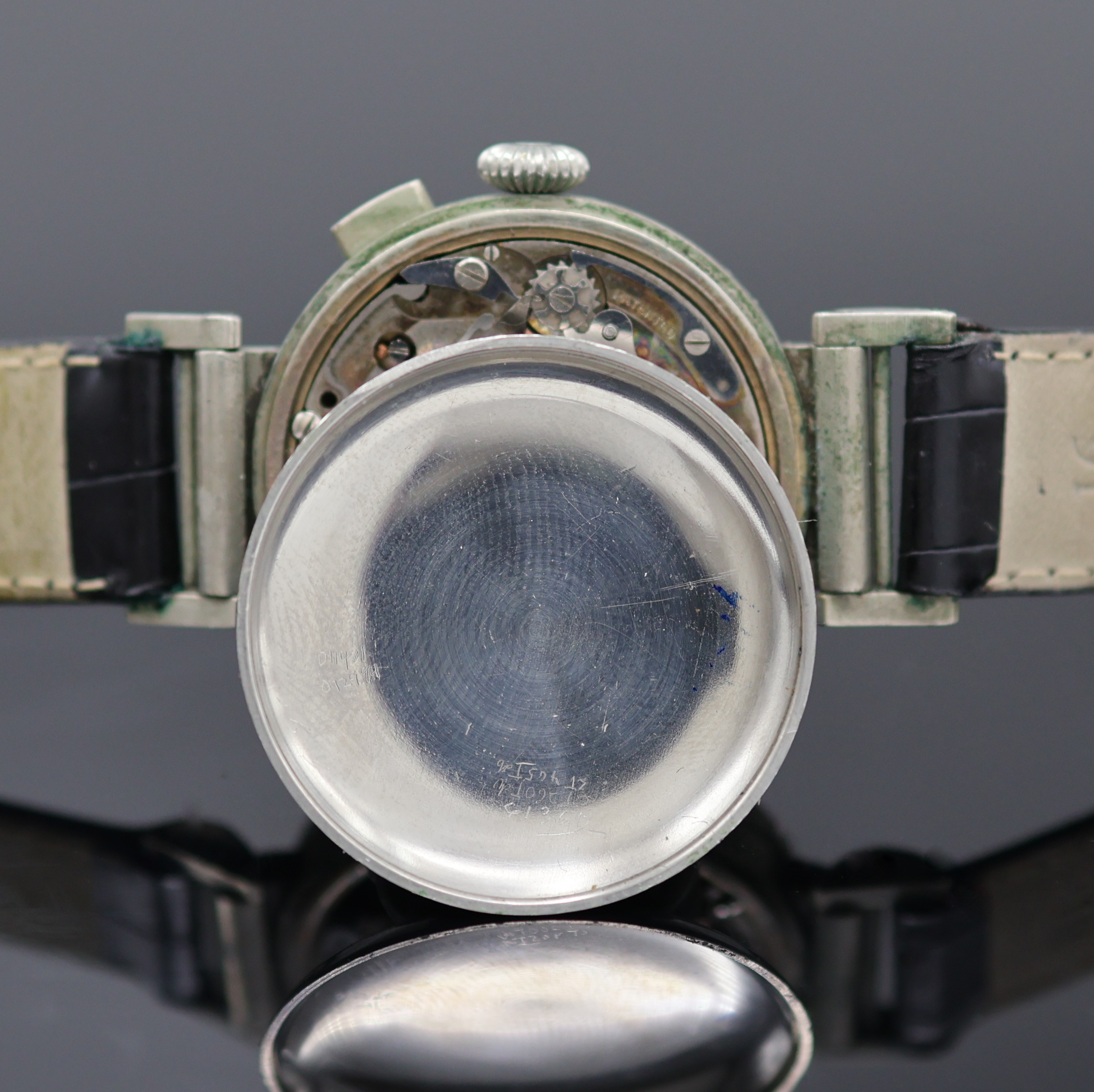 Detail f: PIERCE seltener Eindrücker- Schaltradchronograph, Schweiz 1930er Jahre, vern. Geh., Glasrand und Edelstahlboden aufgedr., bewegl. Bandanst., silb. ...