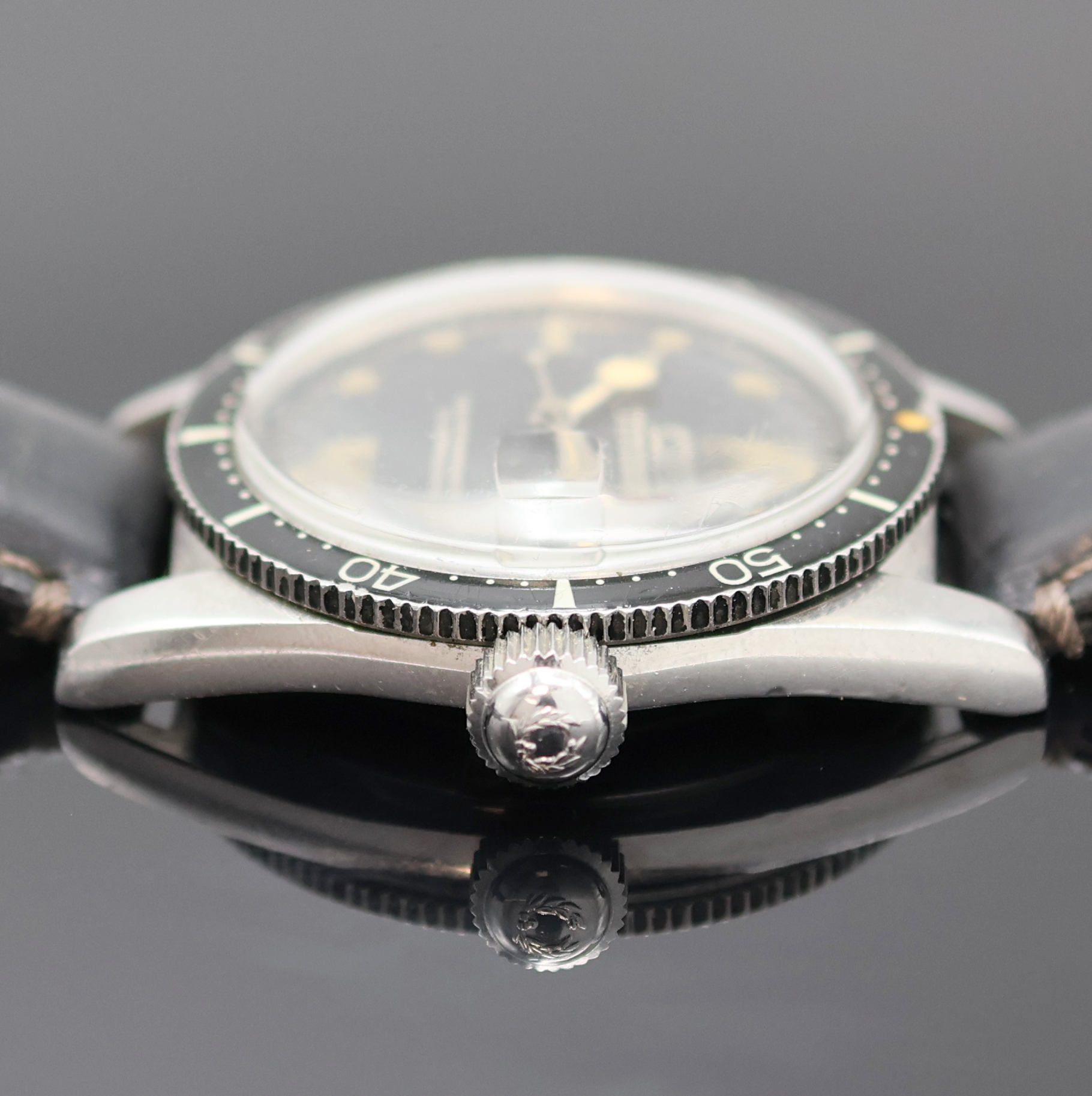 Detail c: TITUS Calypsomatic seltene Herrenarmbanduhr Referenz 7840, Automatik, Schweiz 1960er Jahre, Edelstahlgeh., Boden verschr., Bakelit-Lünette m. 60er ...