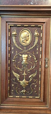26991102g - Zweitüriger Stollenschrank, wohl Mainz, um 1890, Nußbaum massiv, z.T. Furnier, ...