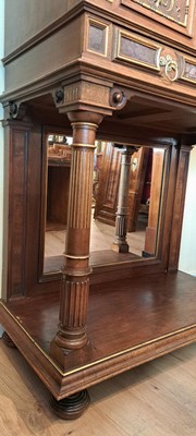 26991102j - Zweitüriger Stollenschrank, wohl Mainz, um 1890, Nußbaum massiv, z.T. Furnier, ...