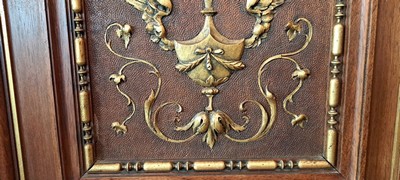 26991102n - Zweitüriger Stollenschrank, wohl Mainz, um 1890, Nußbaum massiv, z.T. Furnier, ...