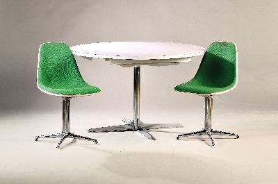 Image Ausziehtisch und 8 Stühle, ´La Fonda´ Entwurf Charles & Ray Eames, 1960er Jahre, für ...