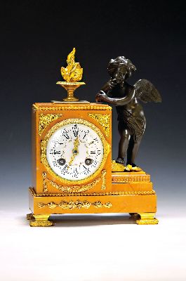 Image Kleine Pendule, Frankreich um 1880, ockerfarbener geäderter Marmor mit vergoldeten ...