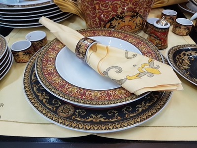 26991143h - Speiseservice für 8 Personen, Rosenthal, Dekor Medusa, Entwurf Gianni Versace, 8 flache ...