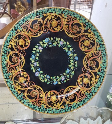 26991146e - 5 Weihnachts- und Zierteller, Rosenthal, Entwurf Gianni Versace, 1x Gold Ivy 31cm; ...