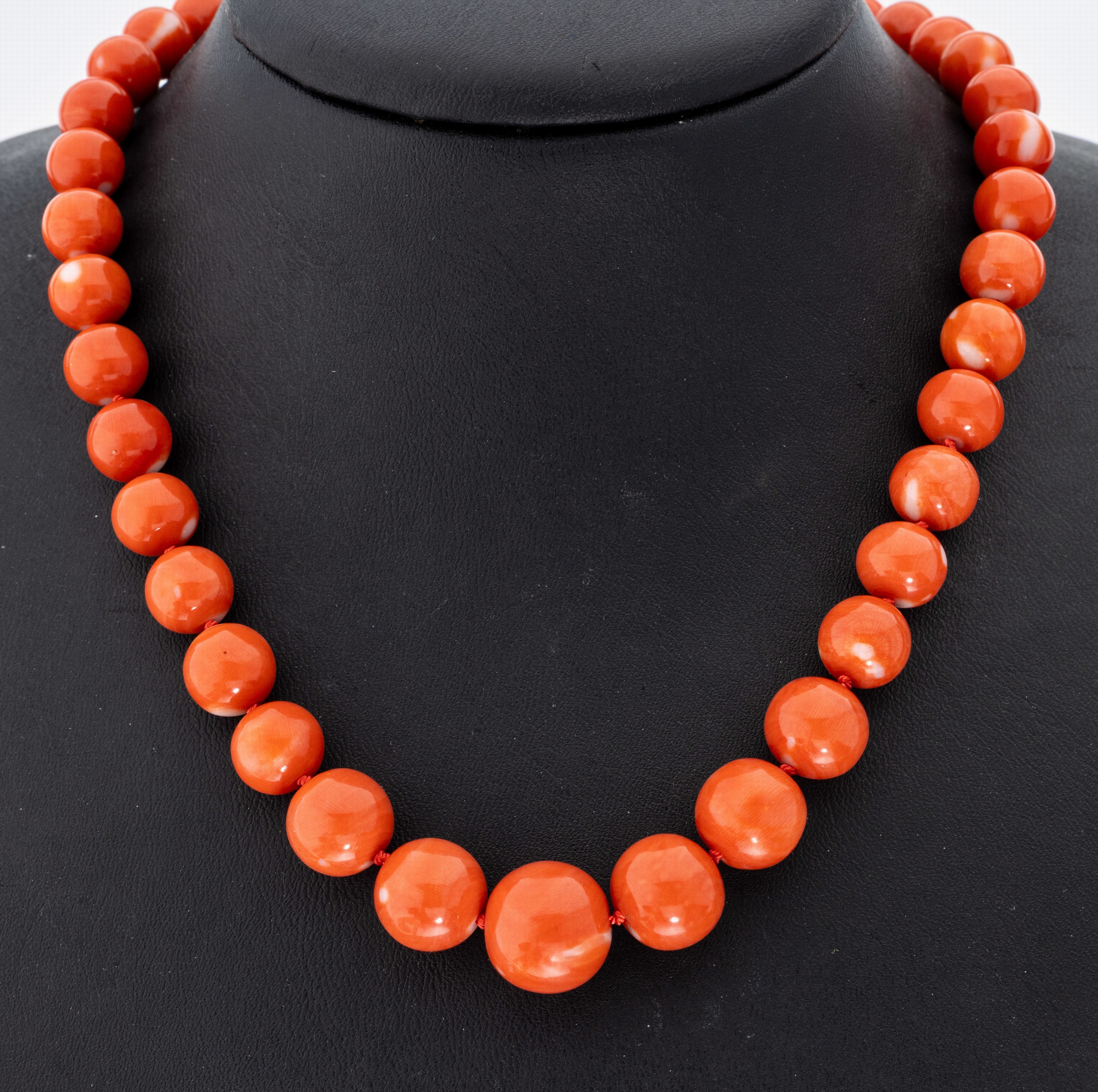 Image 26991200 - Korallen-Collier mit 14 kt Gold Schließe, GG 585/000, Korallen-Kugeln im Verlauf, D. ...