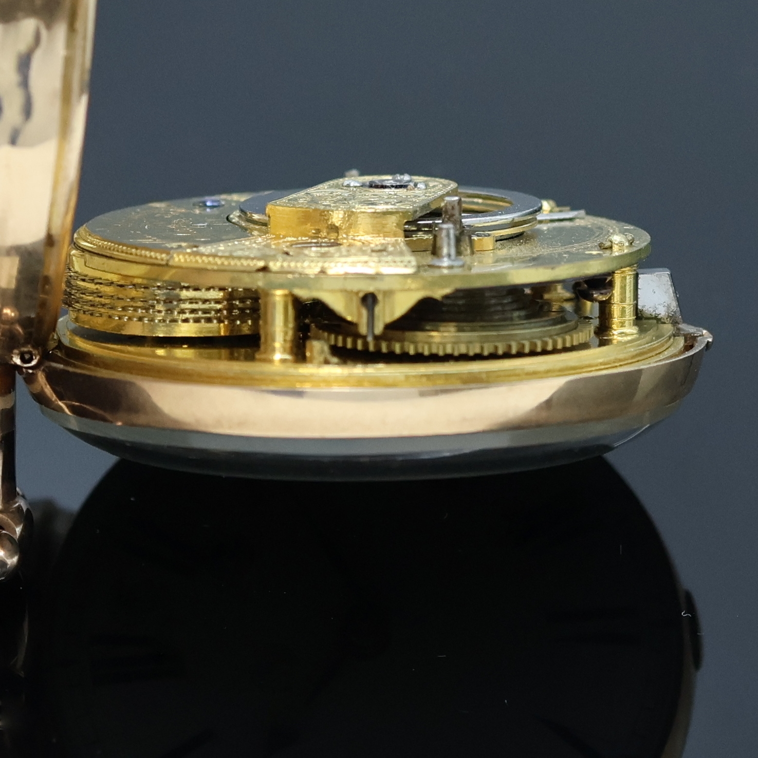 Detail i: WILLIAM MOLYNEUX DUBLIN Nr. 358 schwere Taschenuhr in RG 750/000, London Hallmark 1812, glattes Geh. und Übergeh. dell., Übergeh. m. Adelsgravur, ...