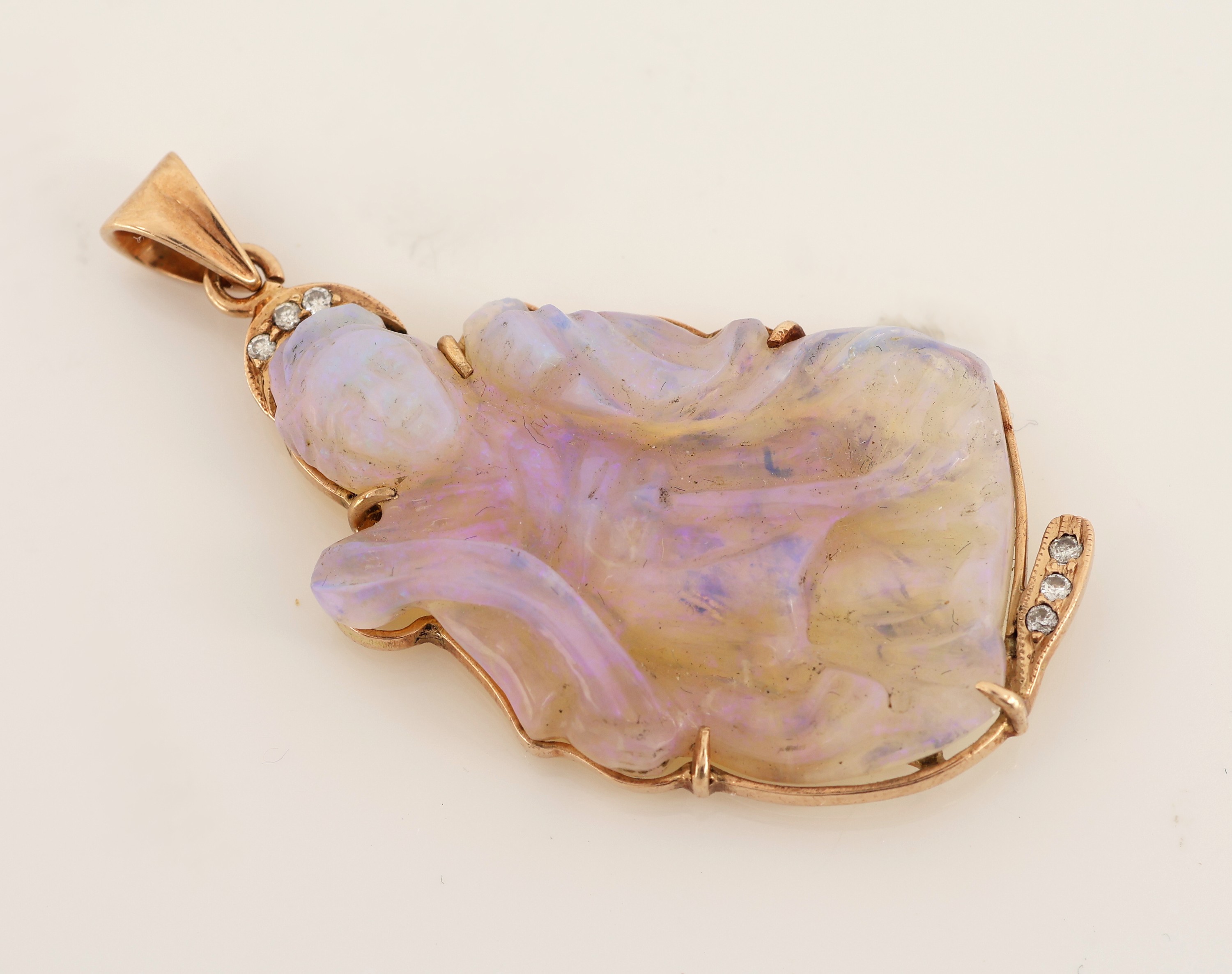 Detail a: 14 kt Gold Opal-Brillant-Anhänger, GG 585/000, aufwendig geschnitzter Opal, Darstellung einer asiatischen Tänzerin, 6 Brillanten zus. ca. 0.12 ct ...