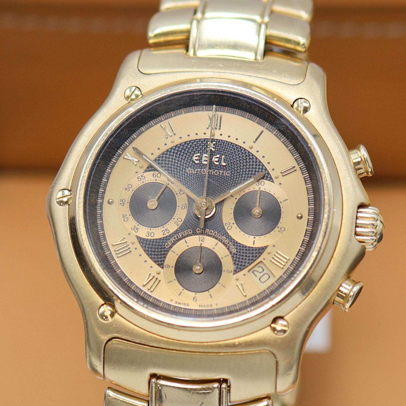 Detail a: EBEL Armbandchronograph Le Modulor Referenz 8137241, Schweiz verk. lt. Pap. 09/2003, Automatik, Chronometer in massiv GG 750/000 inkl. Gliederband m. ...