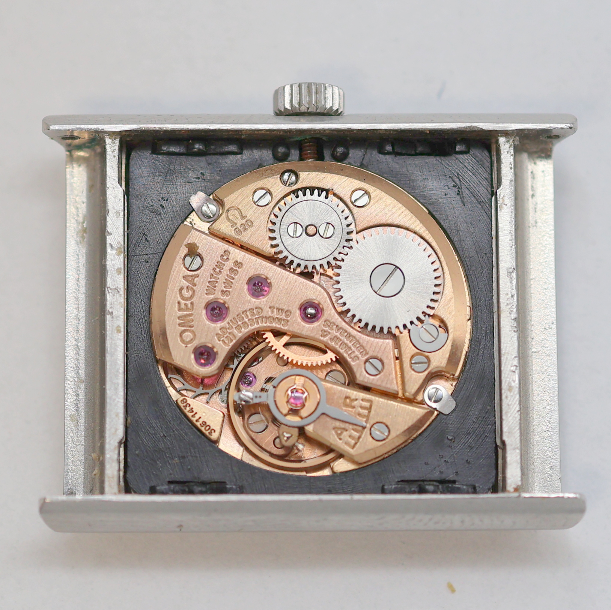 Detail e: OMEGA De Ville Armbanduhr in Edelstahl Referenz 511.324, Schweiz um 1969, Handaufzug, 2-teil. rechteck. Geh. inkl. Lederband m. Dornschl., orig. ...
