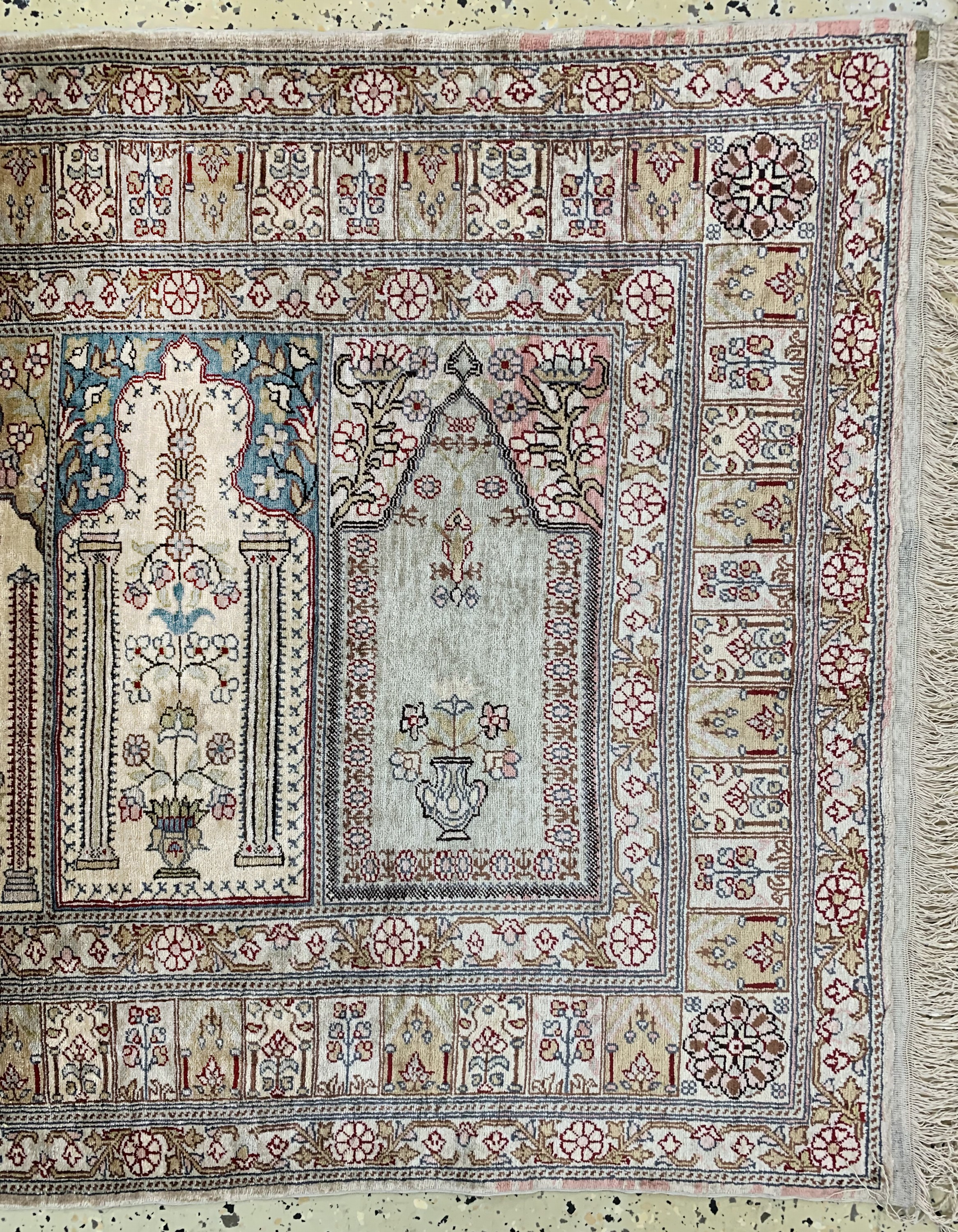 Detail a: Seiden Kayseri"Saf", Persien, Mitte 20.Jhd,reine Naturseide, ca. 122 x 88 cm, EHZ: 1-2