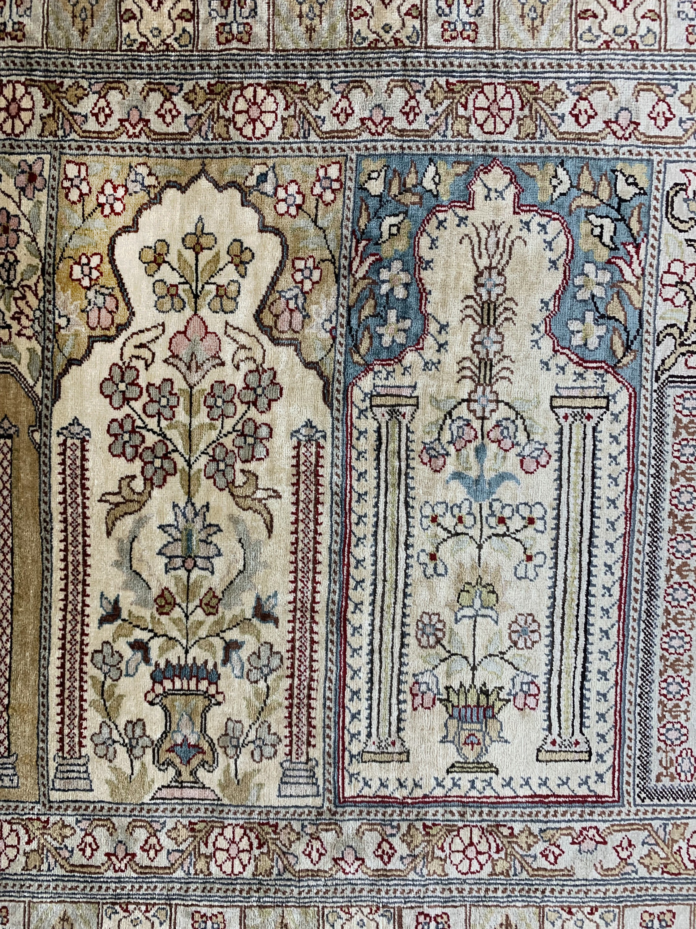 Detail c: Seiden Kayseri"Saf", Persien, Mitte 20.Jhd,reine Naturseide, ca. 122 x 88 cm, EHZ: 1-2
