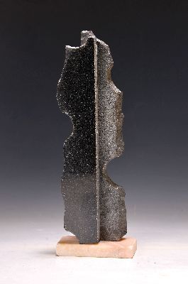 26992096k - Zwei Figuren, Shona-Kunst, Simbabwe, Stein behauen: a. Skarabäus, PIllendreher, gehauen, ...