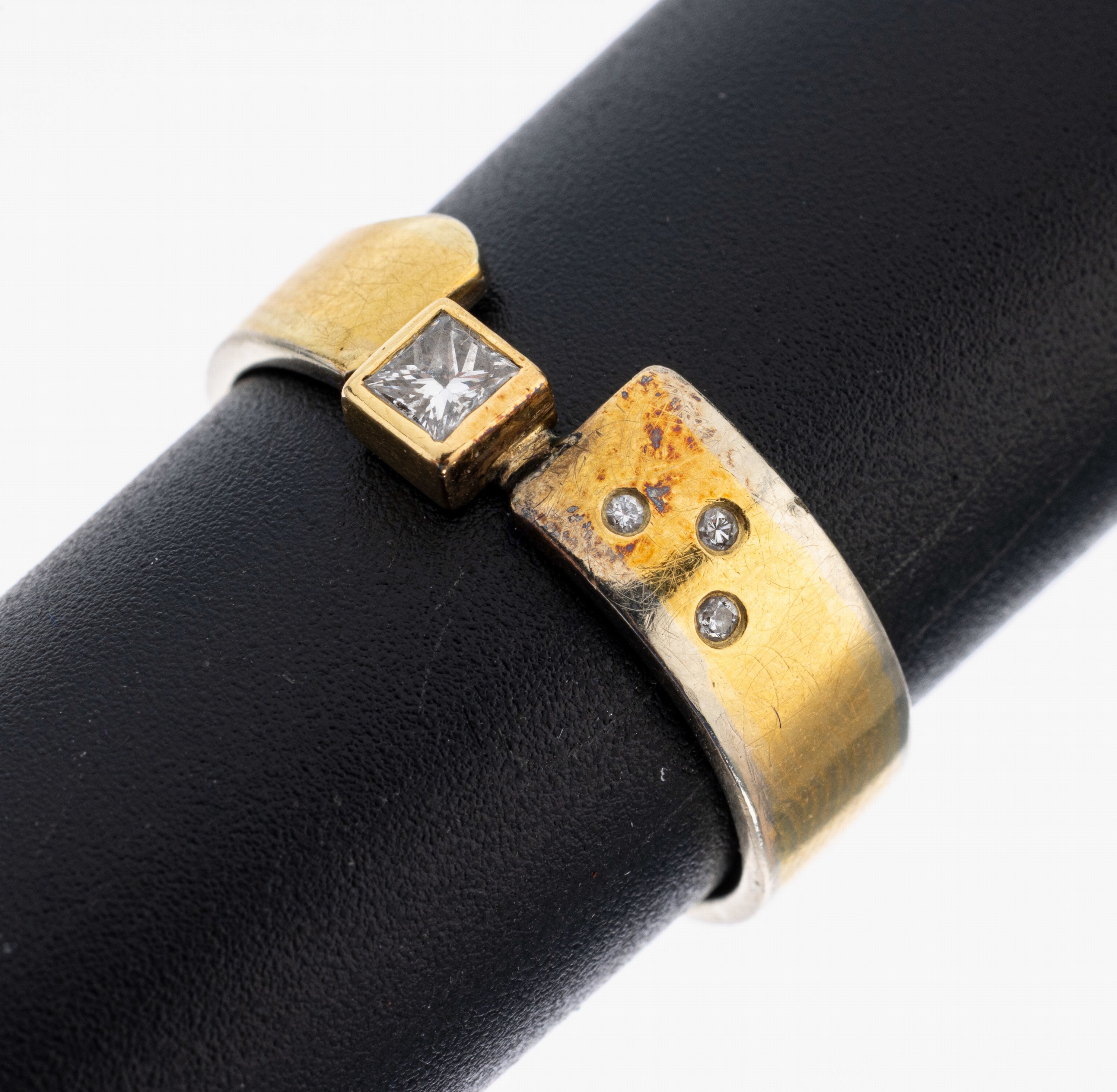 14 kt Gold Diamant-Ring, GG/WG 585/000, Princesscut Diamant ca. 0.15 ct Weiß/vs, 3 Brillanten zus. ca. 0.015 ct Weiß/si, RW 59, ca. 5.4 g, ...