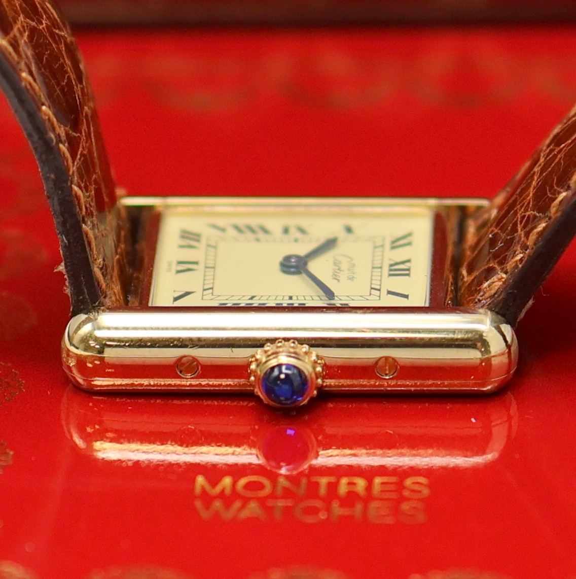 Detail b: CARTIER Tank Vermeil Damenarmbanduhr Referenz 5057001, quarz, verg. Silbergeh. inkl. orig.Lederband m. verg. orig. Dornschl., Boden 4- fach verschr., ...