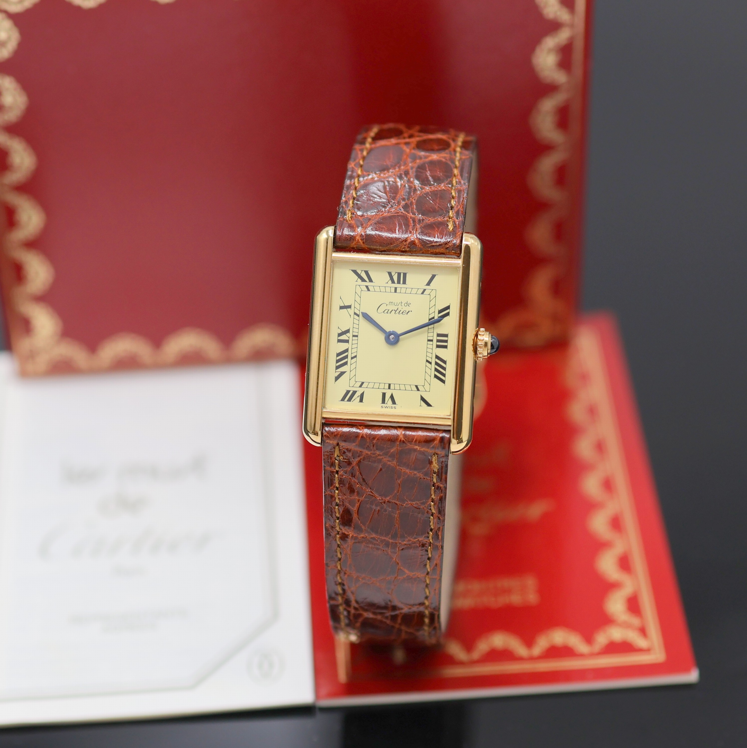 Image 26992309 - CARTIER Armbanduhr Tank Vermeil Referenz 590005, Schweiz um 1990, quarz, 2-teil., verg. ...