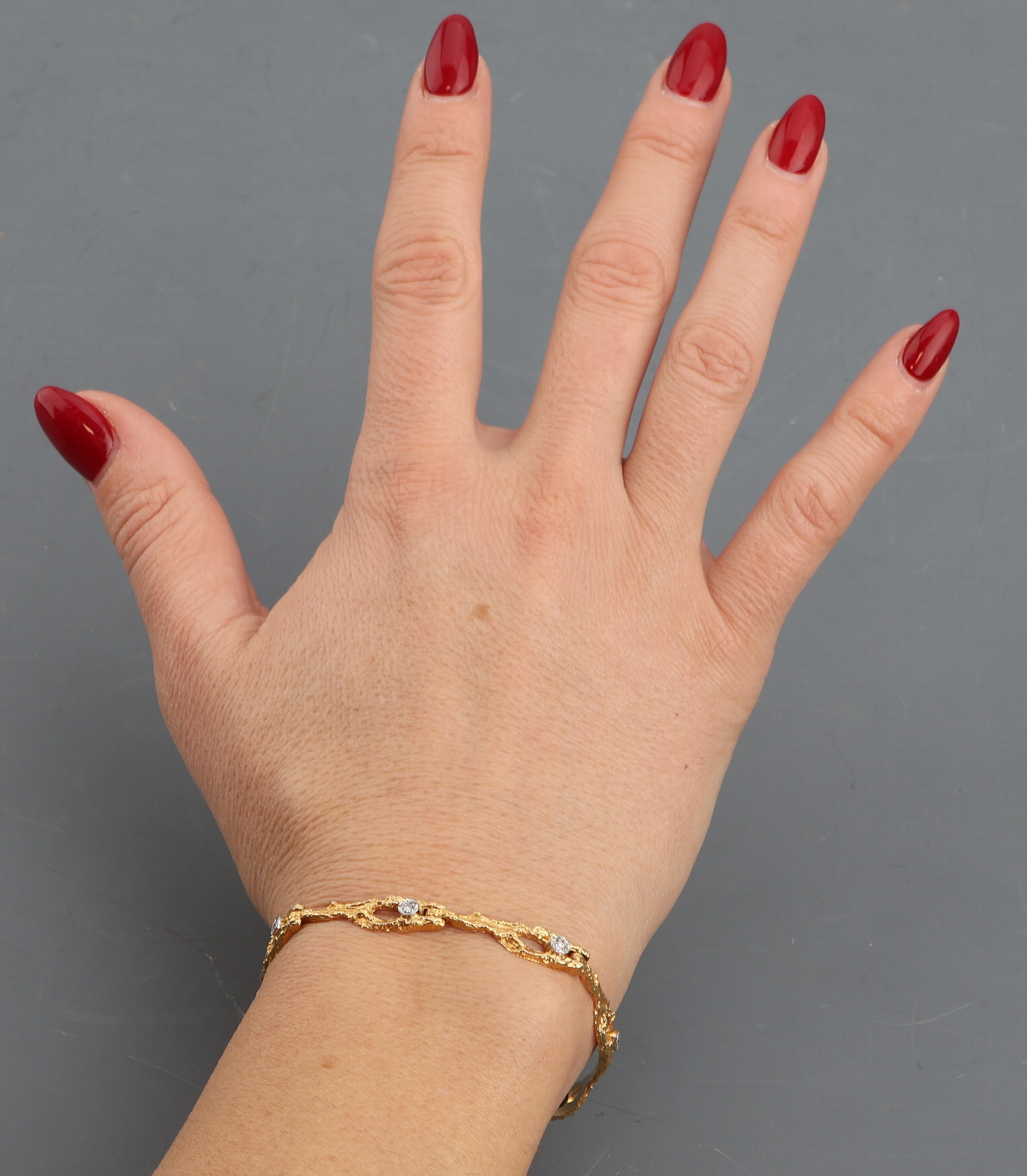 Detail f: 18 kt Gold LAPPONIA Diamant-Armband, GG/WG 750/000, Finnland 1982, typ. abstraktes Design, 8 in WG gefasste 8/8-Diamanten zus. ca. 0.12 ct Weiß/si, ...