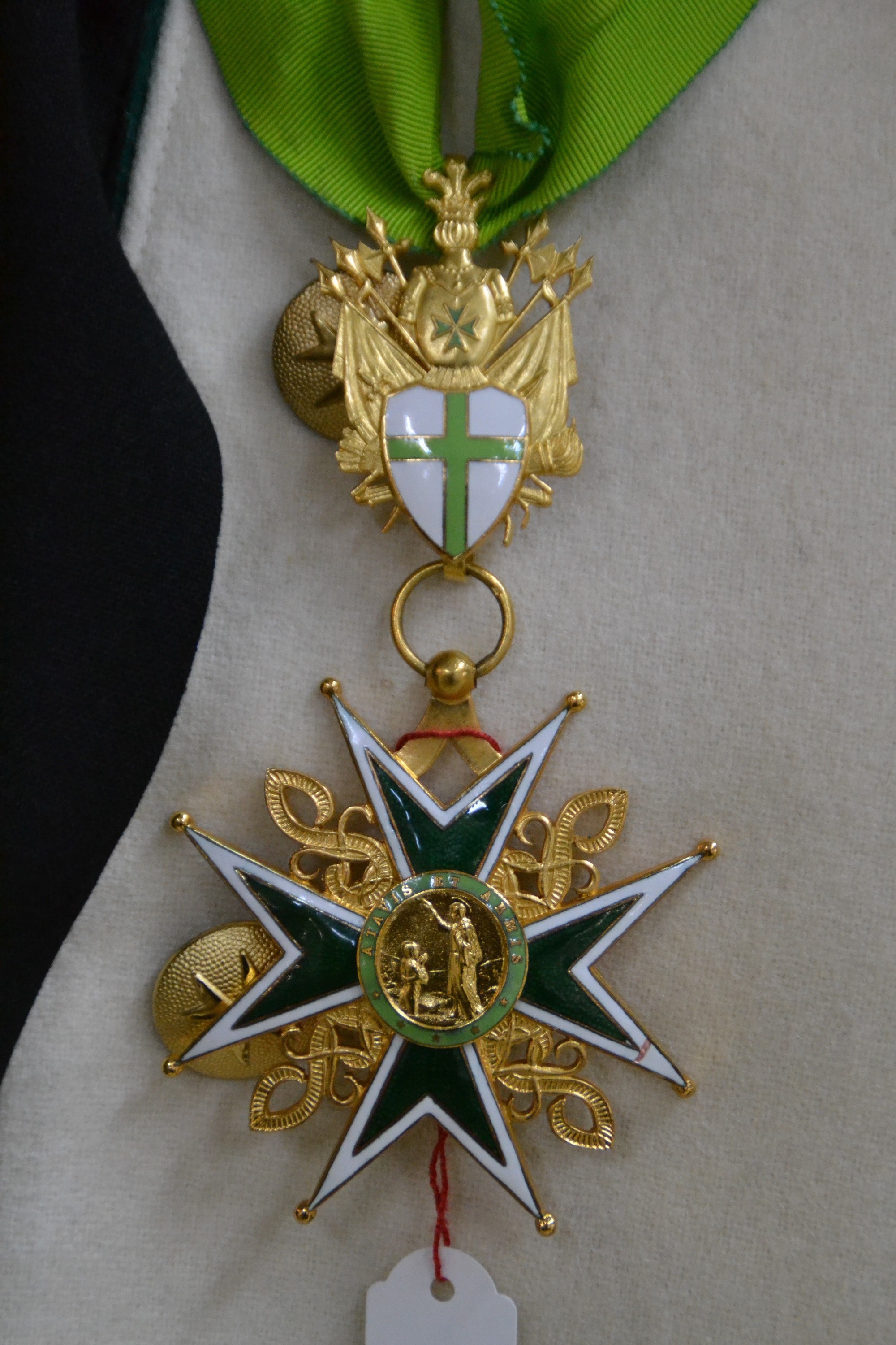 Detail b: Konvolut zum St. Lazarus-Orden, Nachlass eines Komtur des militärischen Hospitalordens, cremefarbene Uniformjacke der Maßschneiderei Wiemann GmbH, ...
