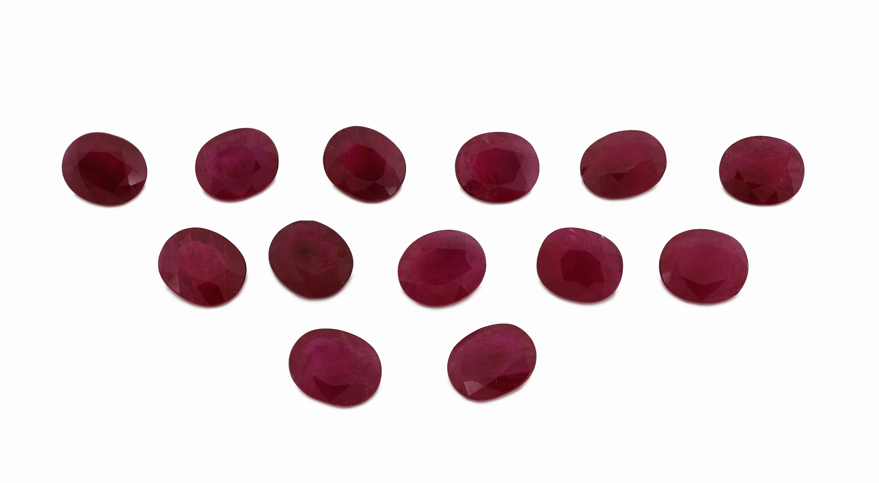 Lot 13 lose Rubine zus. ca. 10.91 ct, ovalfacett., Ausfassware, z.T. beh.