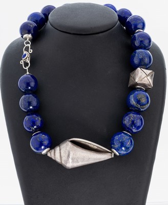 Image Lapis lazuli-necklace , tapering lapis lazuli-spheres, diam. approx. 20.4 mm-24.1 mm,1 ...