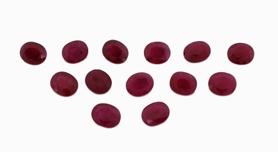 Image Lot 13 lose Rubine zus. ca. 10.91 ct, ovalfacett., Ausfassware, z.T. beh. Schätzpreis: ...