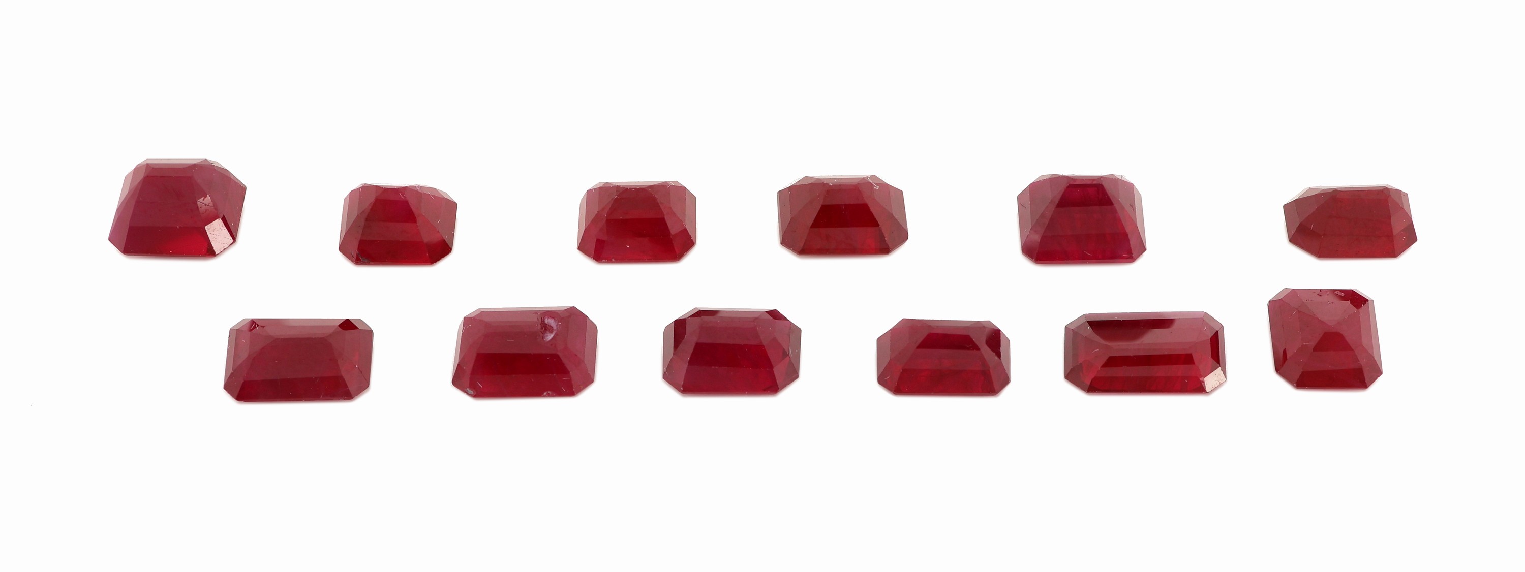 Detail a: Lot lose Rubine, zus. ca. 12.93 ct, (beh.), Treppenschliffe in versch. Größen, Ausfassware