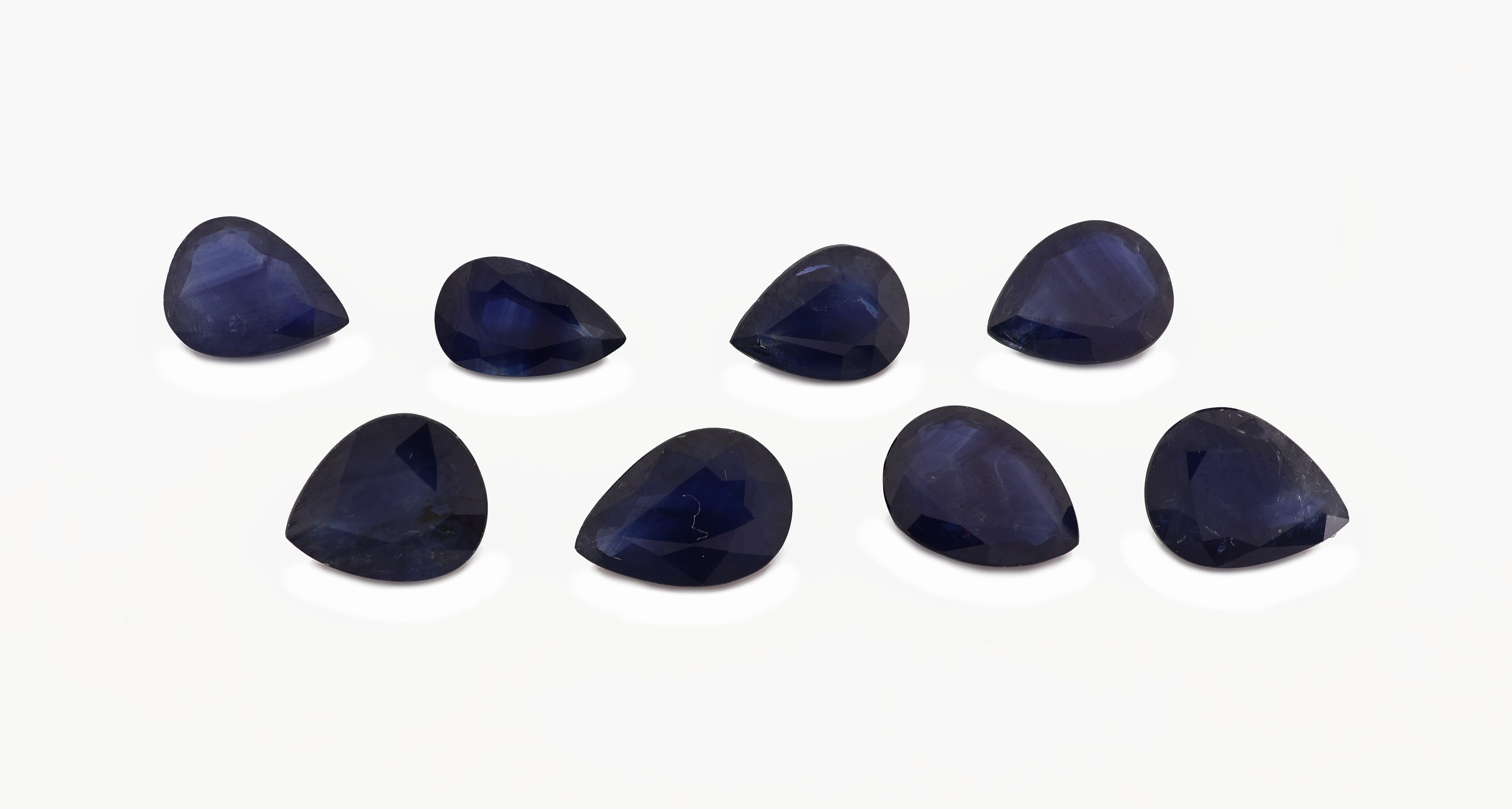 Lot 8 lose Saphire zus. ca. 10.08 ct, facett. Tropfen, Ausfassware