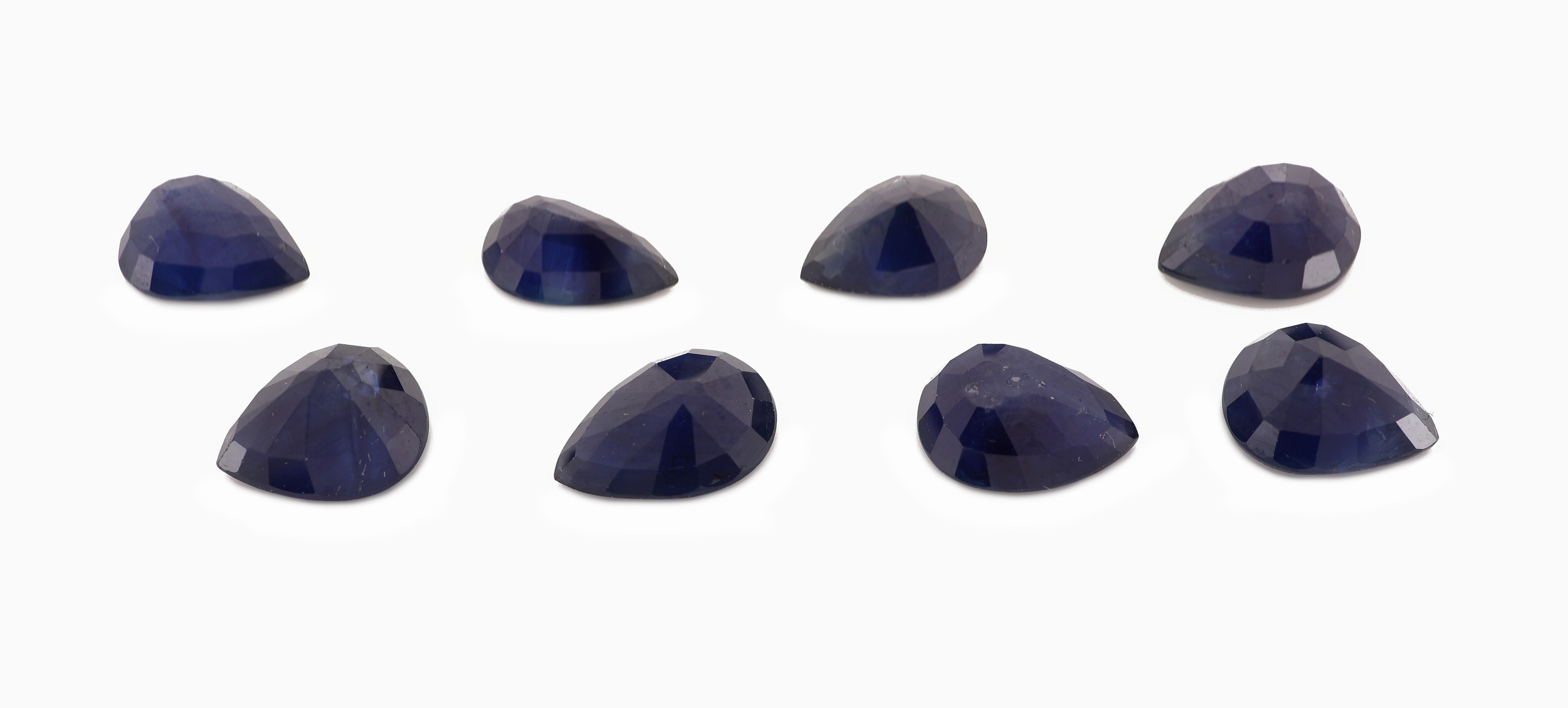 Detail a: Lot 8 lose Saphire zus. ca. 10.08 ct, facett. Tropfen, Ausfassware