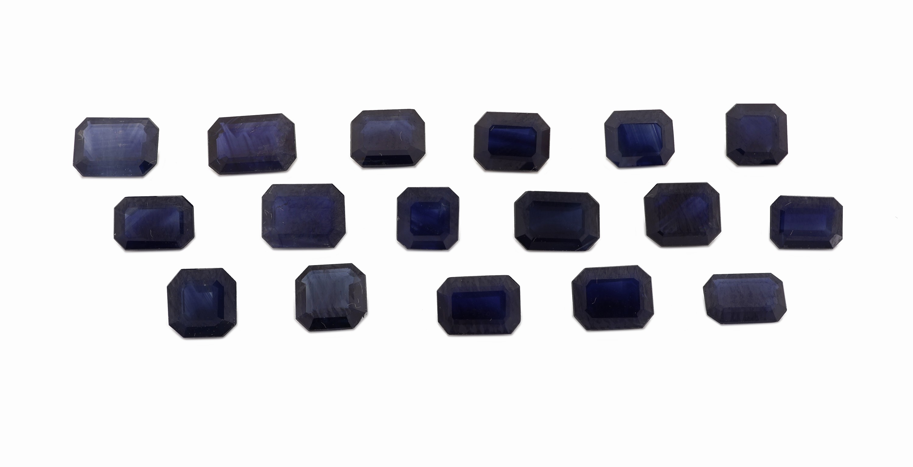 Lot lose Saphire, zus. ca. 10.52 ct, Treppenschliffe in versch. Größen und Farbnuancen