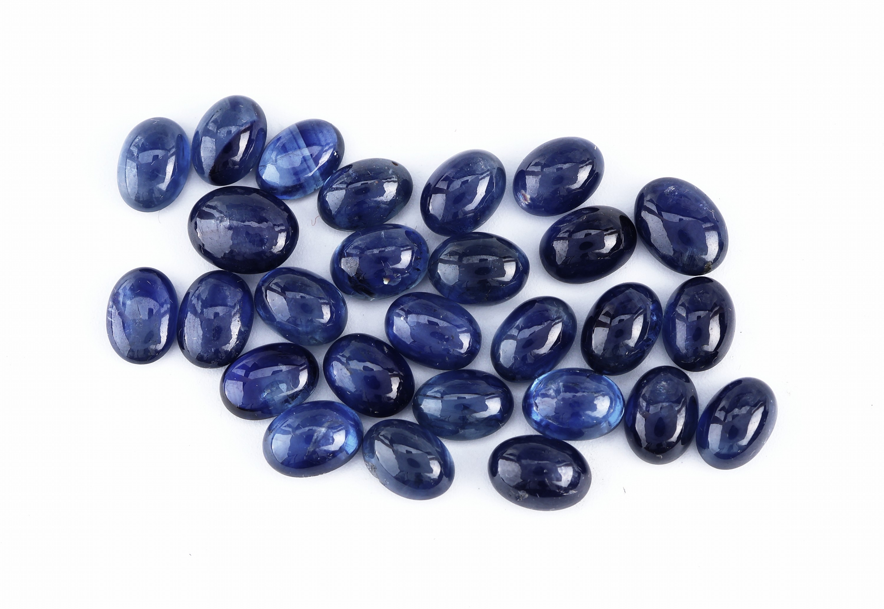 Lot lose Saphire zus. ca. 34.55 ct, ovale Cabochons