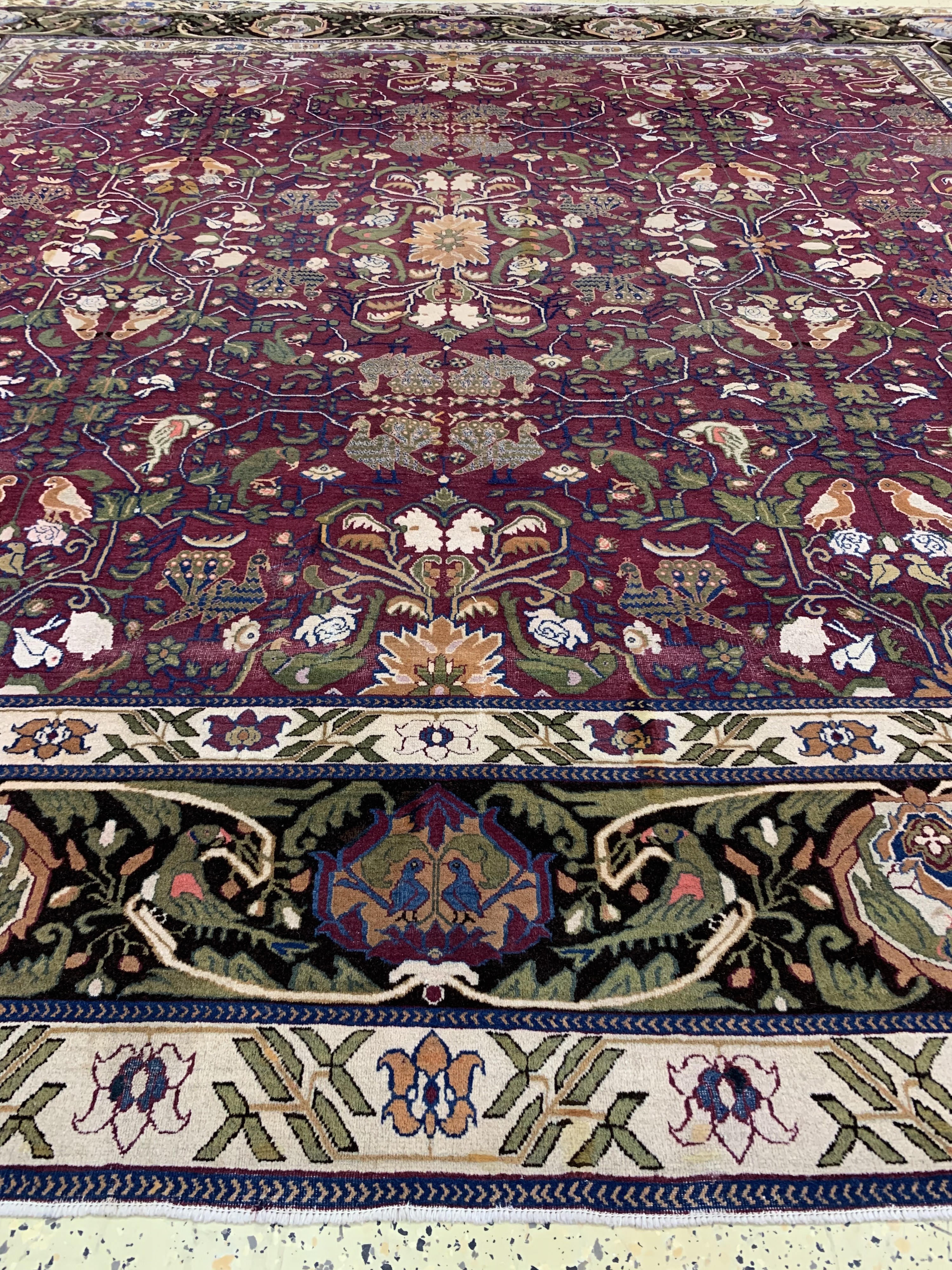 Detail j: Agra antik, Indien, 19.Jhd, Wolle auf Baumwolle, ca. 301 x 312 cm, EHZ: 2-3, (Oxidiert)