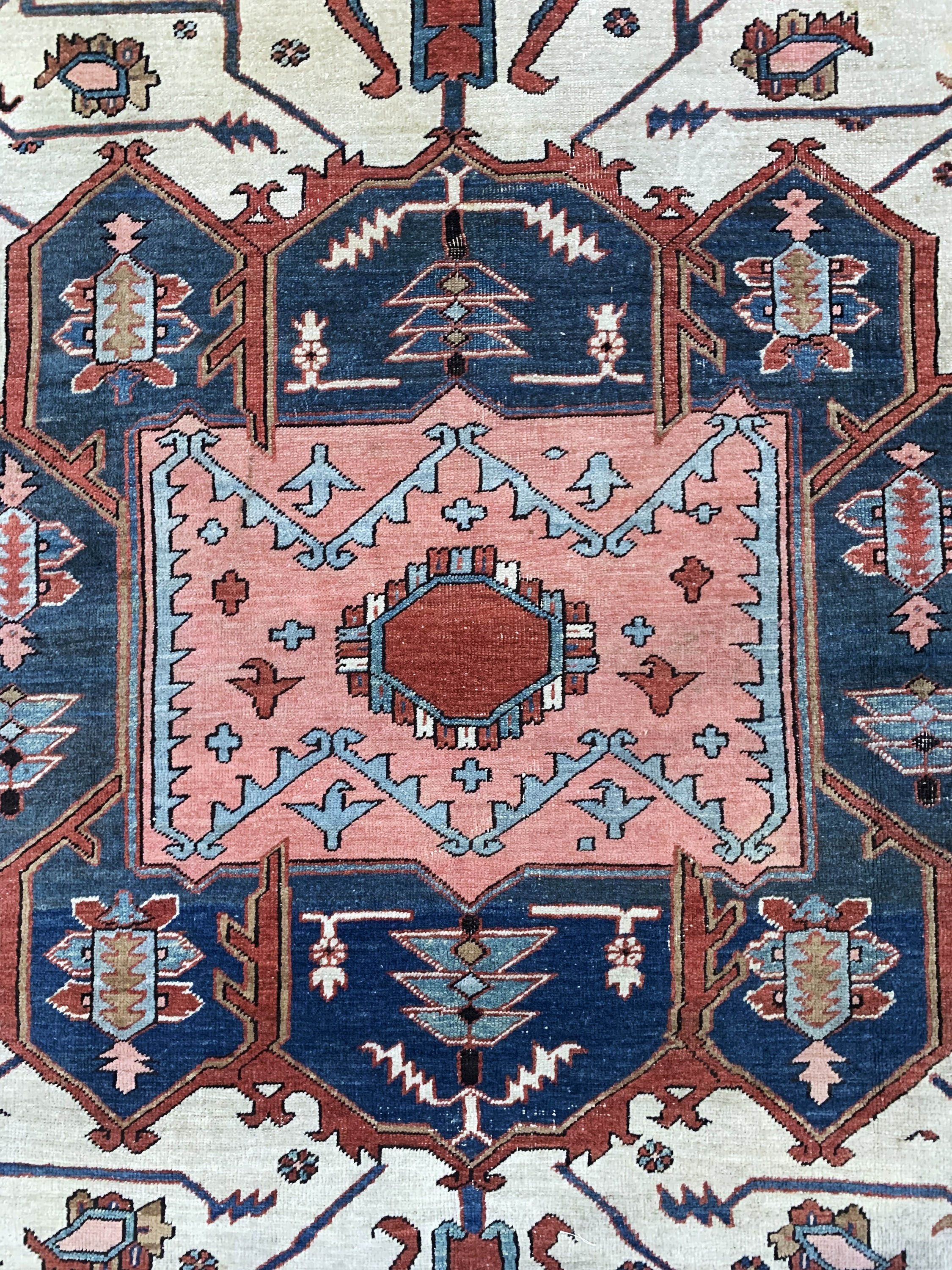 Detail e: Heriz"Serapi"antik, Persien, 19.Jhd, Wolle auf Baumwolle, ca. 351 x 262 cm, EHZ: 3