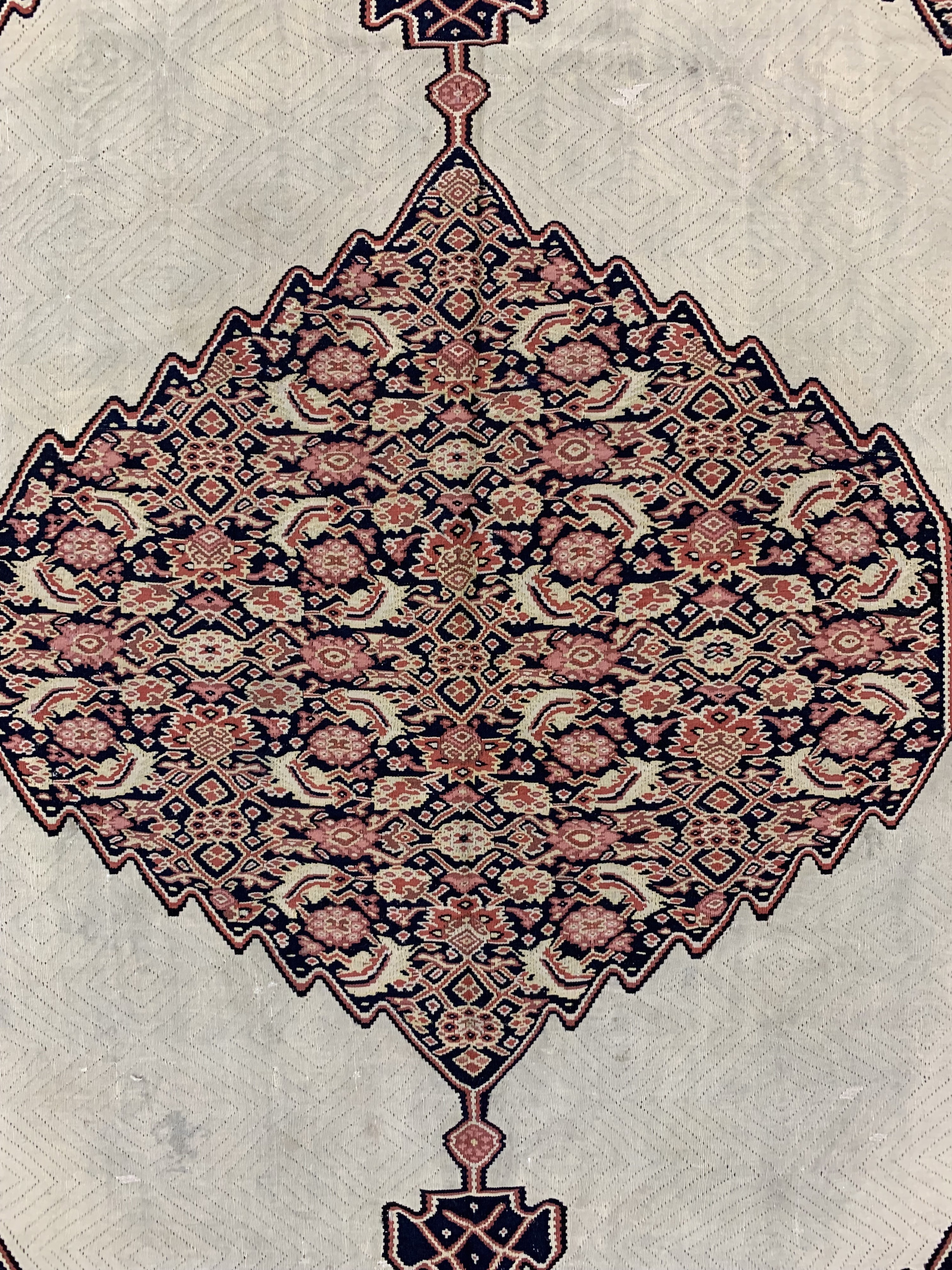 Detail d: Senneh Kelim fein antik, Persien, um 1900, Wolle auf Wolle, ca. 175 x 120 cm, Reinigungsbedürftig, EHZ: 2, (restauriert)