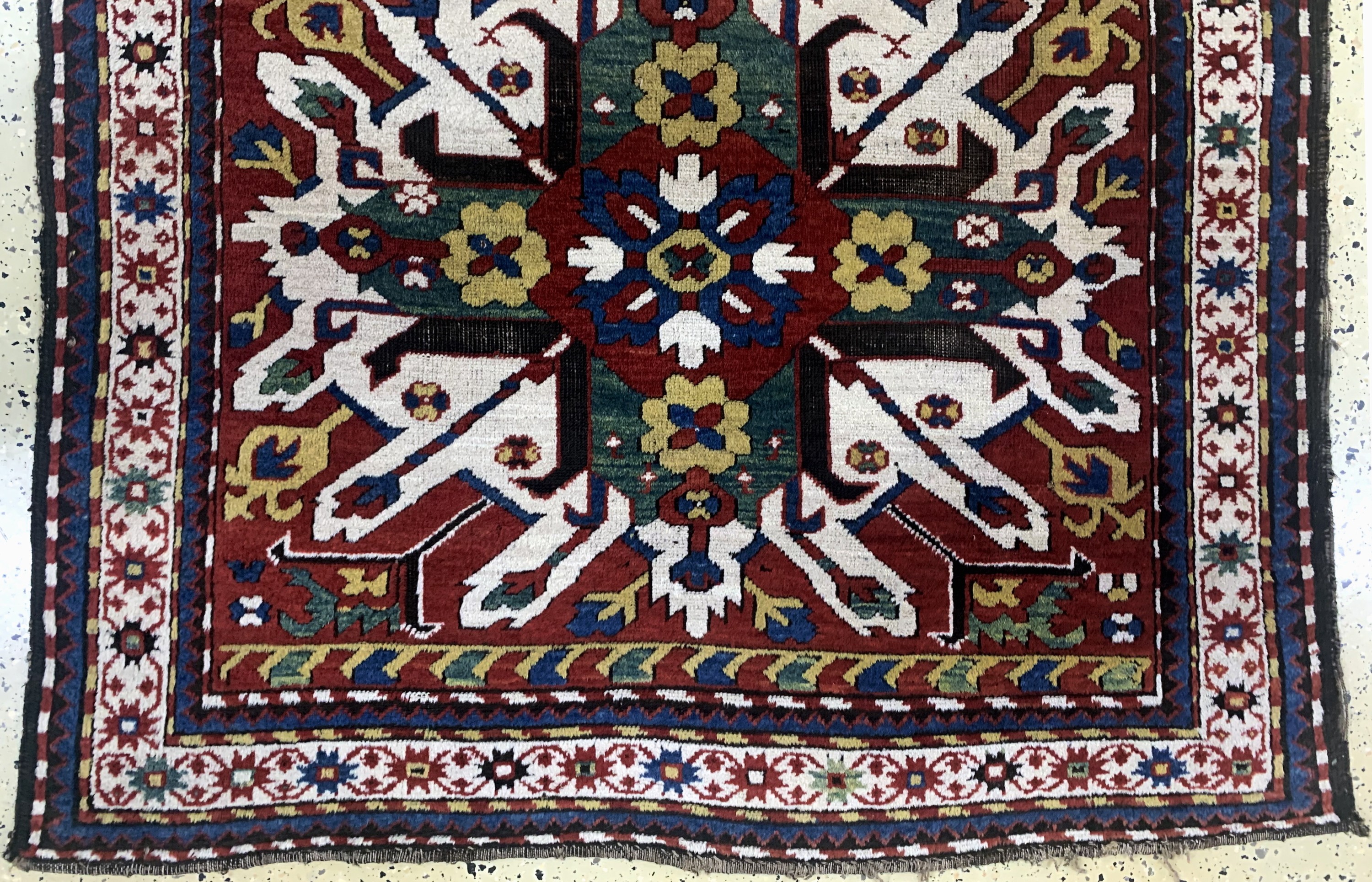Detail c: Tchelaberd"Adler-Kazak"antik, Kaukasus, 19.Jhd, Wolle auf Wolle, ca. 210 x 137 cm, EHZ: 2(Original Zustand)