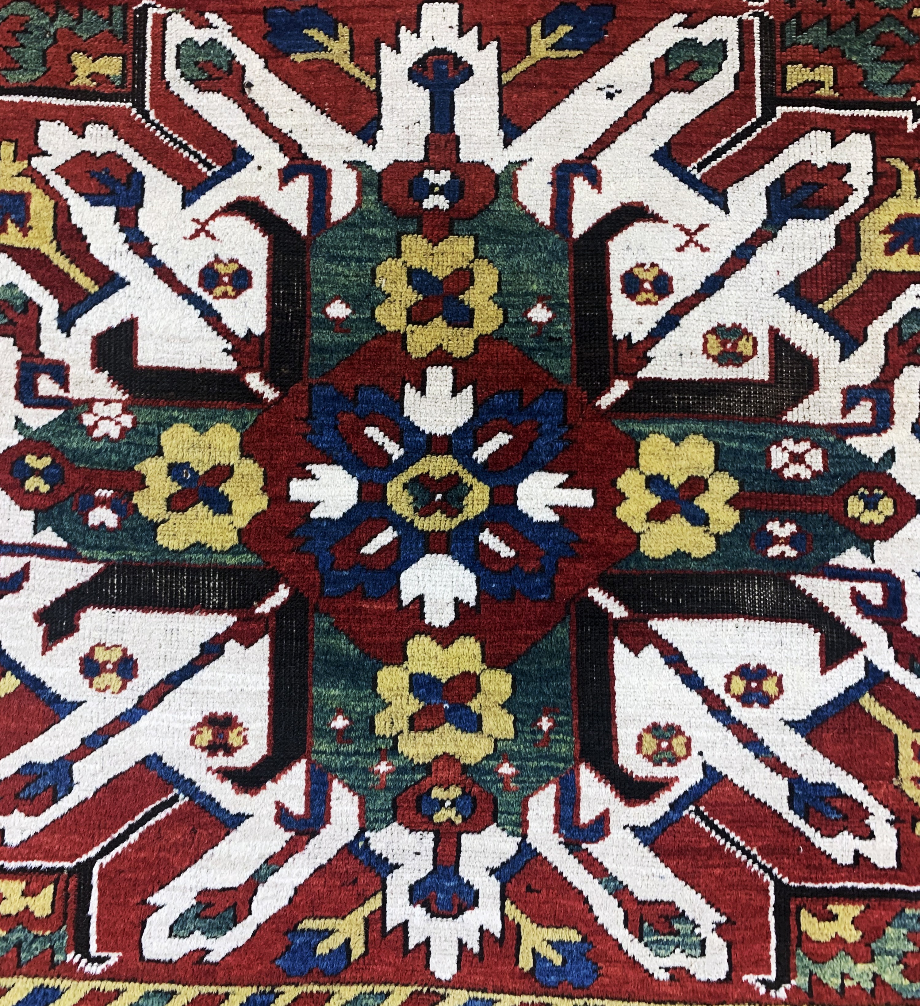 Detail e: Tchelaberd"Adler-Kazak"antik, Kaukasus, 19.Jhd, Wolle auf Wolle, ca. 210 x 137 cm, EHZ: 2(Original Zustand)