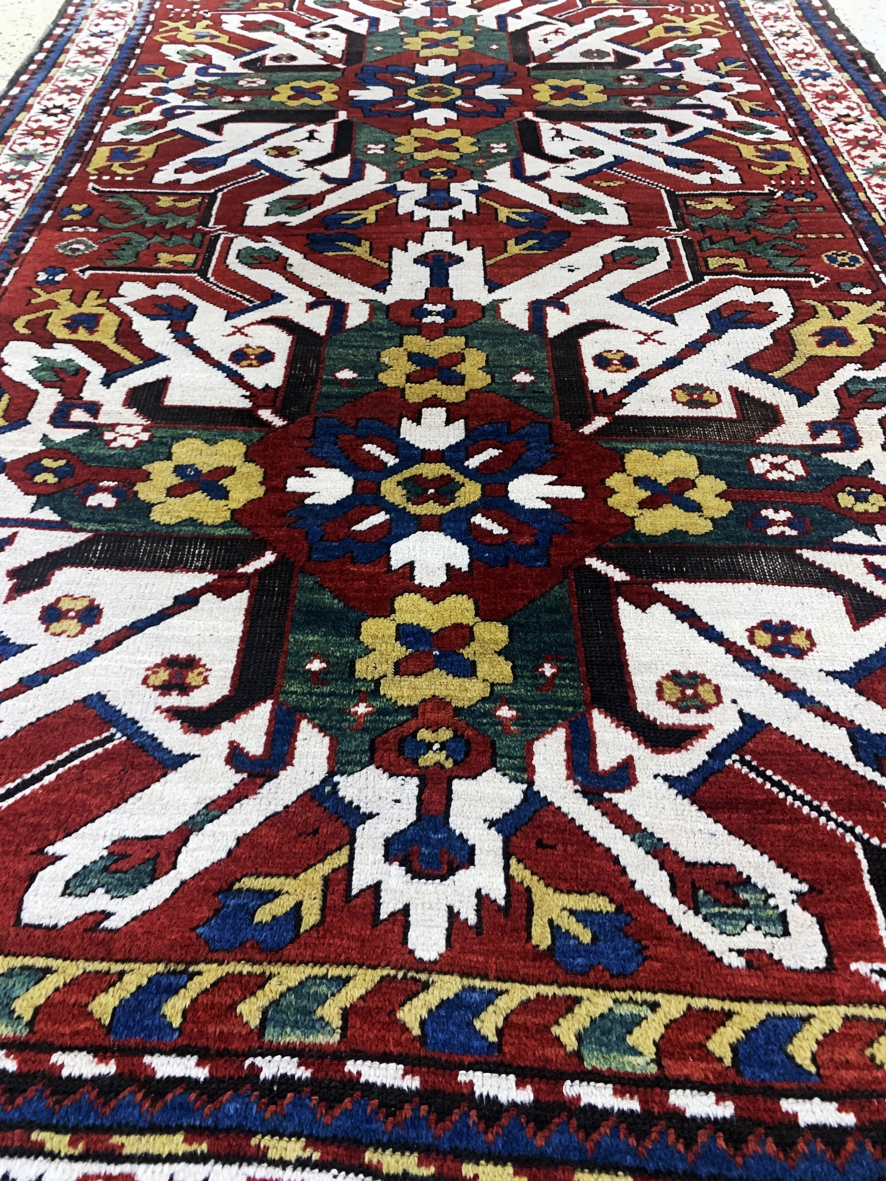 Detail f: Tchelaberd"Adler-Kazak"antik, Kaukasus, 19.Jhd, Wolle auf Wolle, ca. 210 x 137 cm, EHZ: 2(Original Zustand)