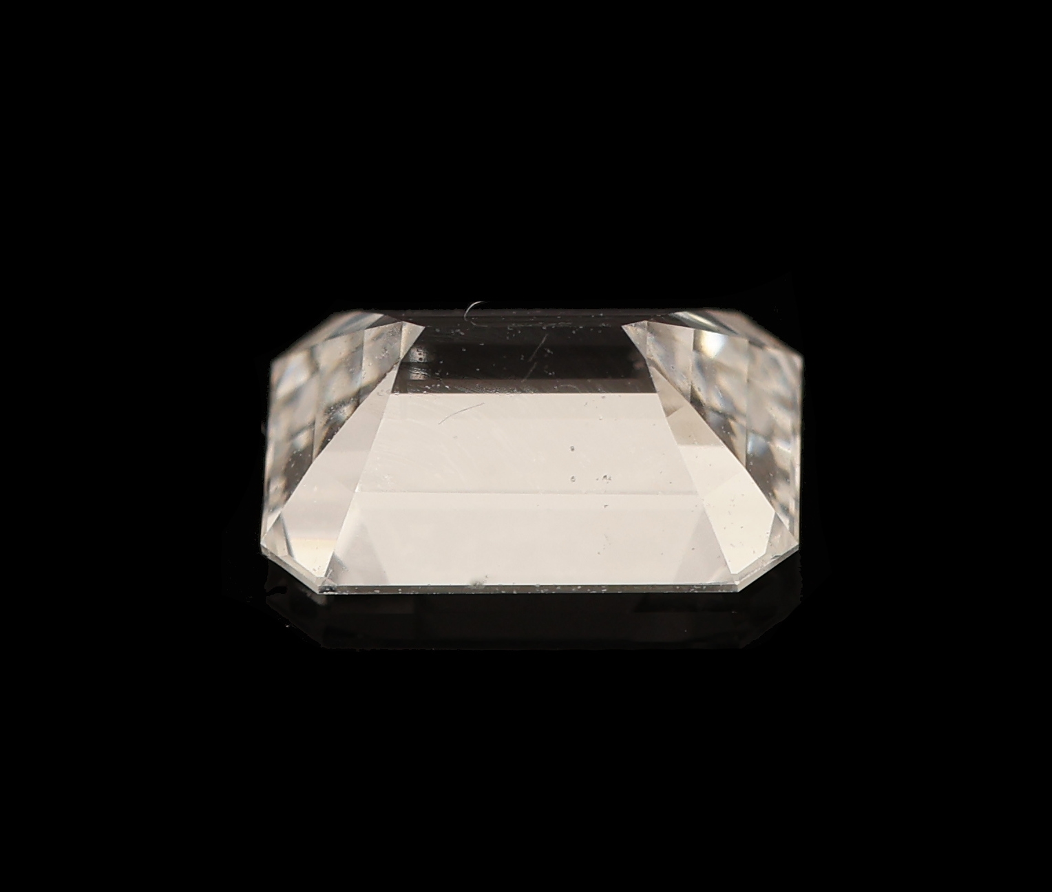 Detail b: Loser Diamant 0.57 ct hochfeines Weiß(E)/vs2, GIA Diamond Dossier Kopie anbei