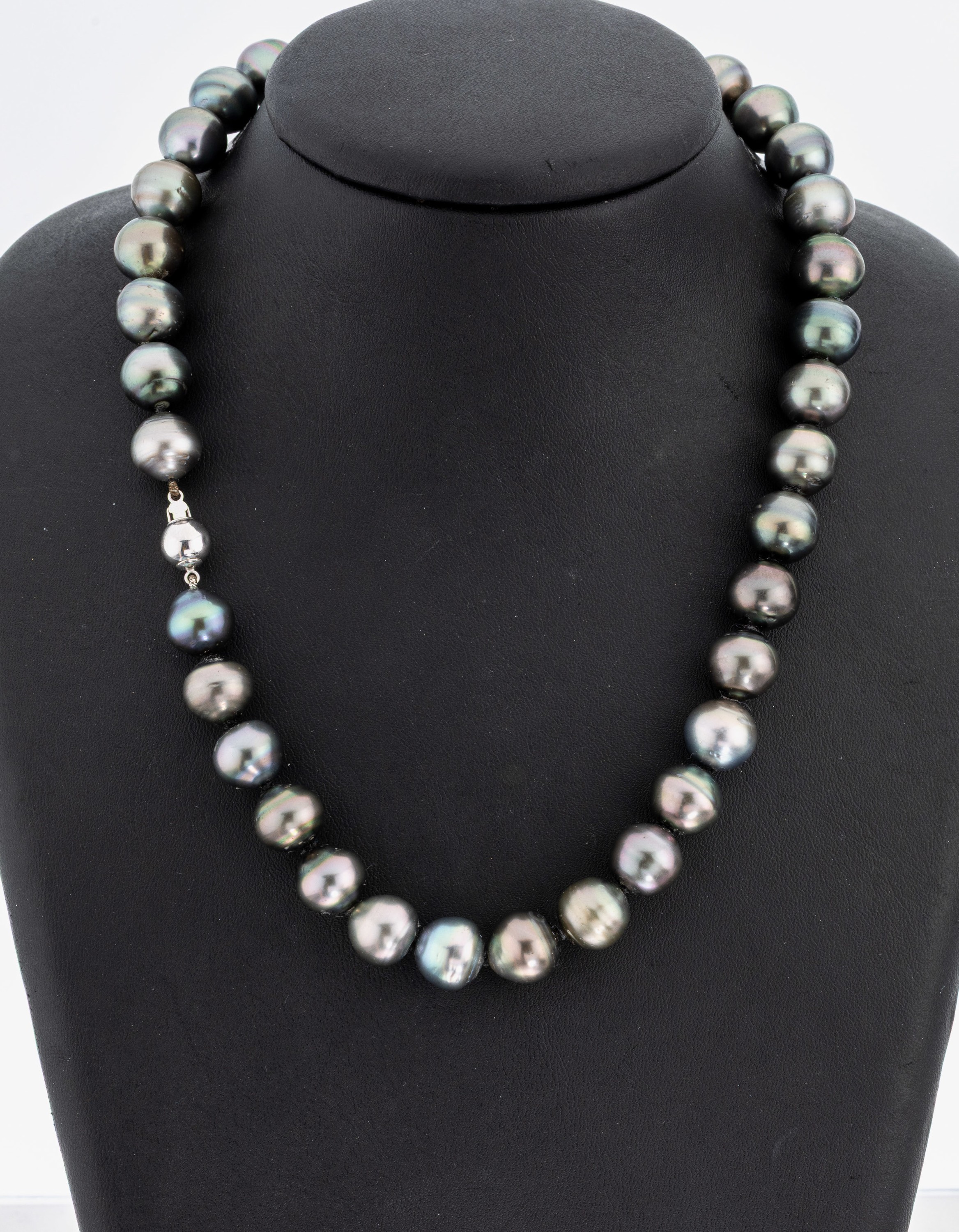 Image 26993093 - Perl-Collier mit 14 kt Gold Schließe, WG 585/000, 37 unrunde Tahitizuchtperlen in ...